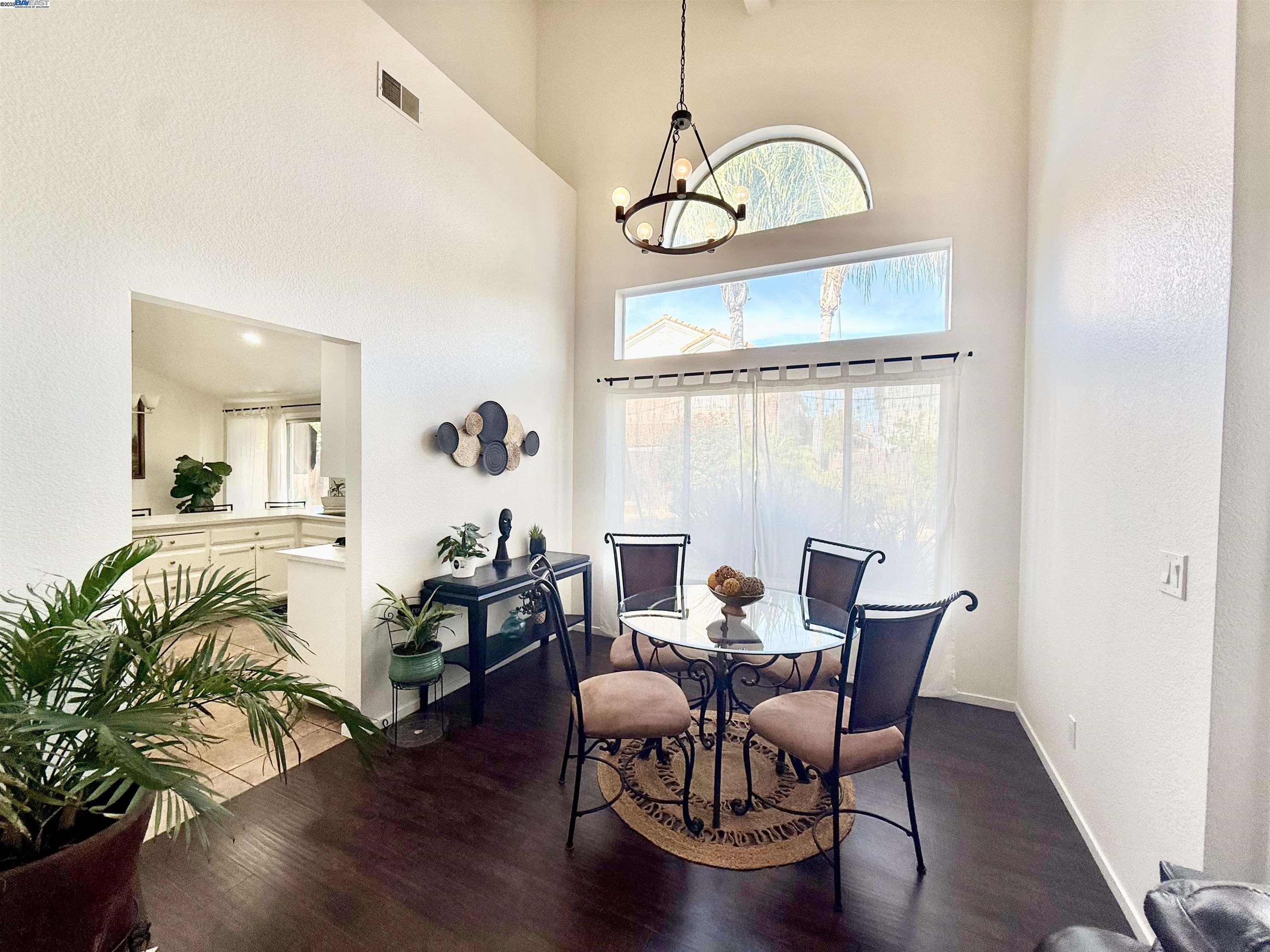 Detail Gallery Image 7 of 39 For 3601 Balfour Ln, Modesto,  CA 95357 - 4 Beds | 3 Baths