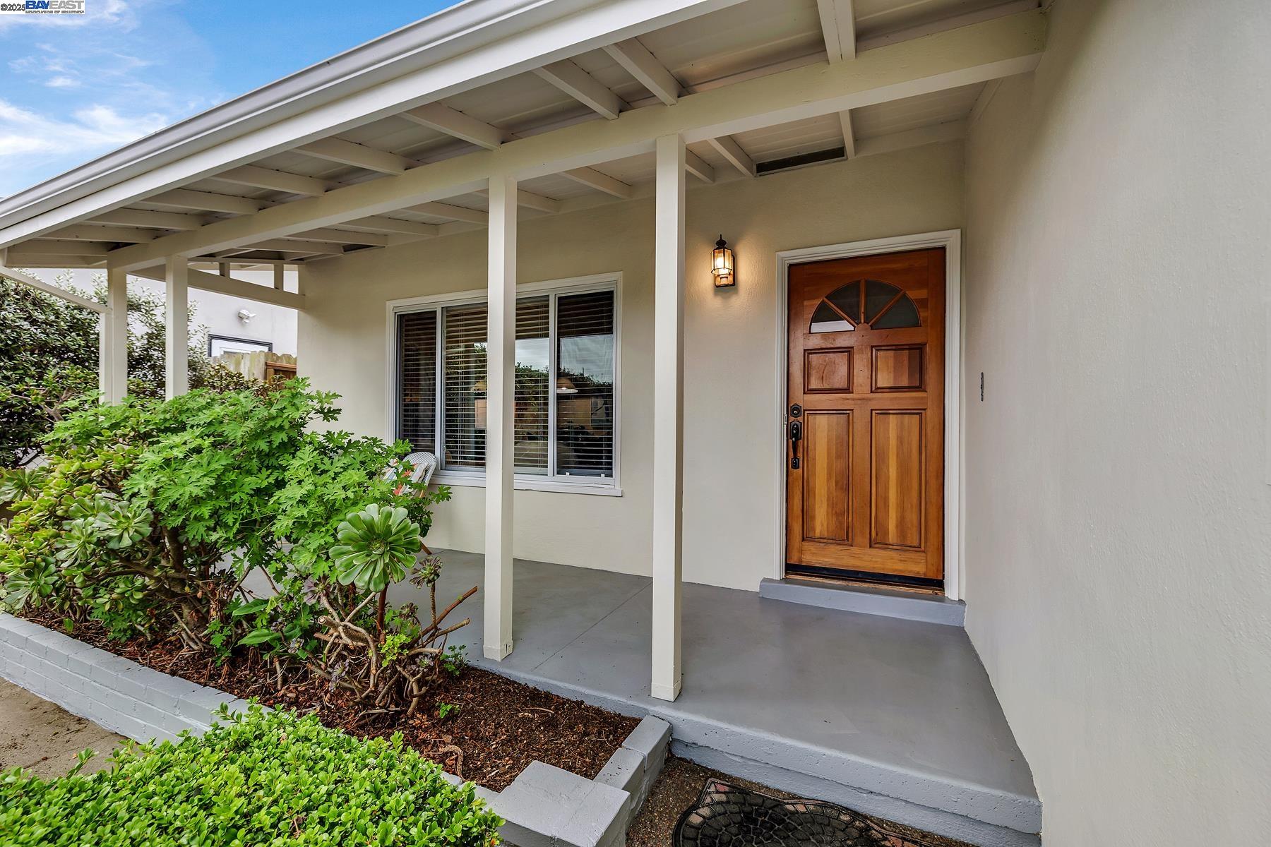 Detail Gallery Image 3 of 27 For 276 Sequoia Ave, South San Francisco,  CA 94080 - 3 Beds | 2 Baths