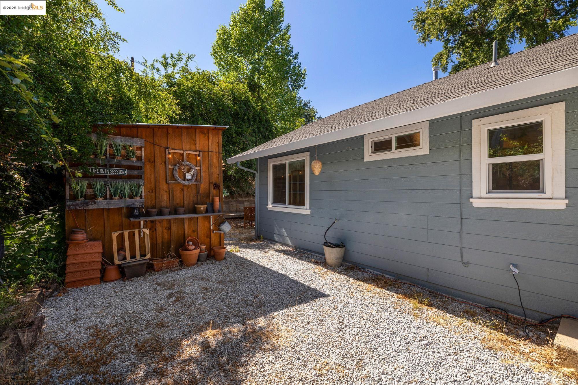 Detail Gallery Image 16 of 27 For 18520 Main Street, Tuolumne,  CA 95379 - 2 Beds | 1 Baths