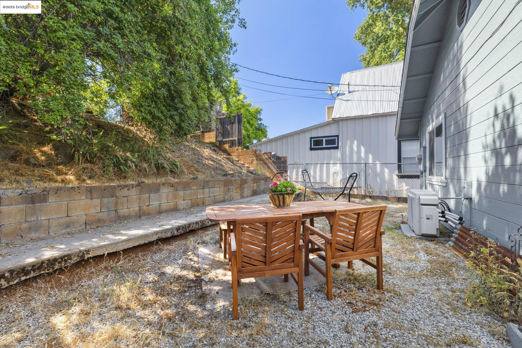 Detail Gallery Image 19 of 27 For 18520 Main Street, Tuolumne,  CA 95379 - 2 Beds | 1 Baths