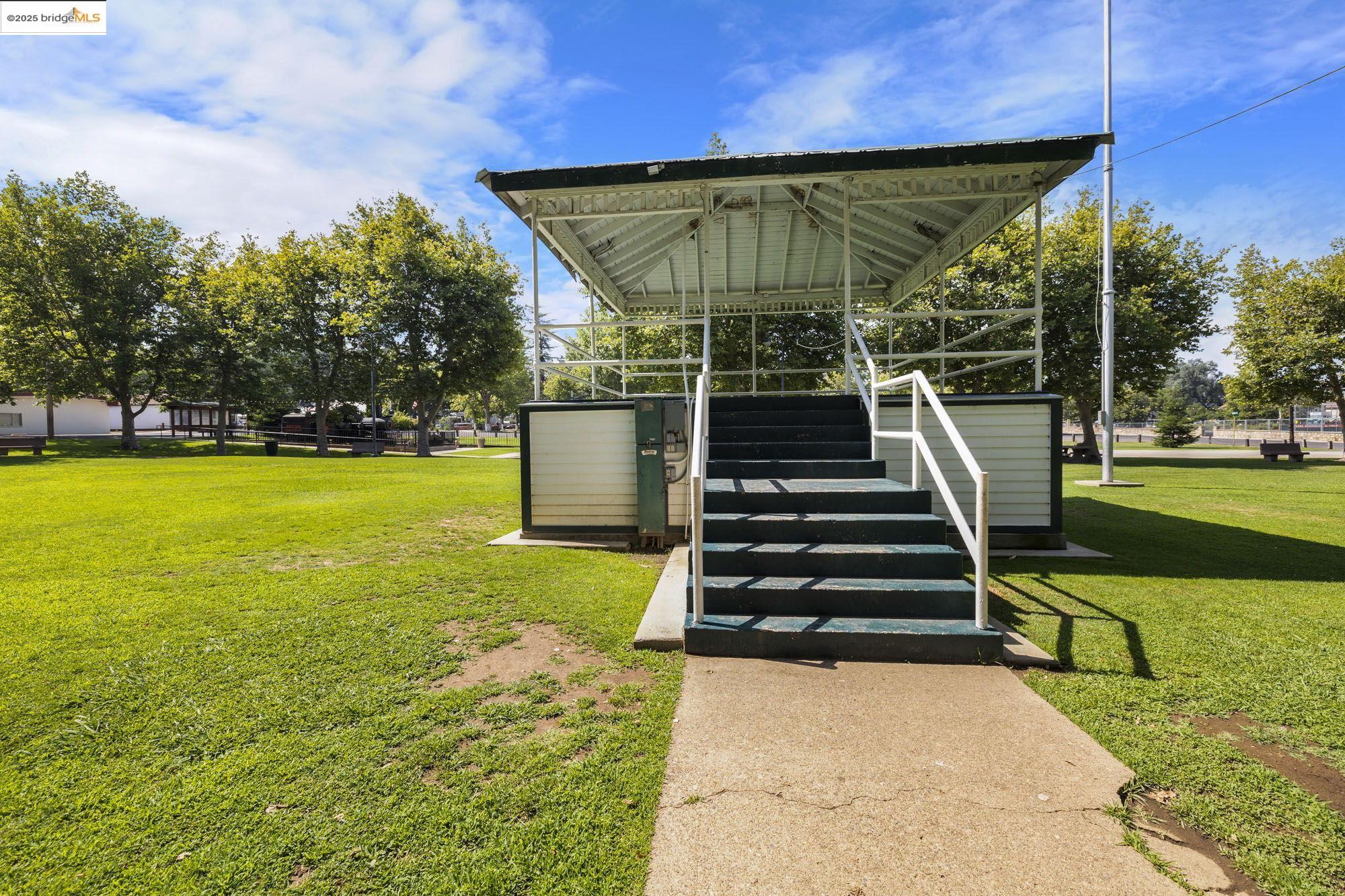 Detail Gallery Image 22 of 27 For 18520 Main Street, Tuolumne,  CA 95379 - 2 Beds | 1 Baths