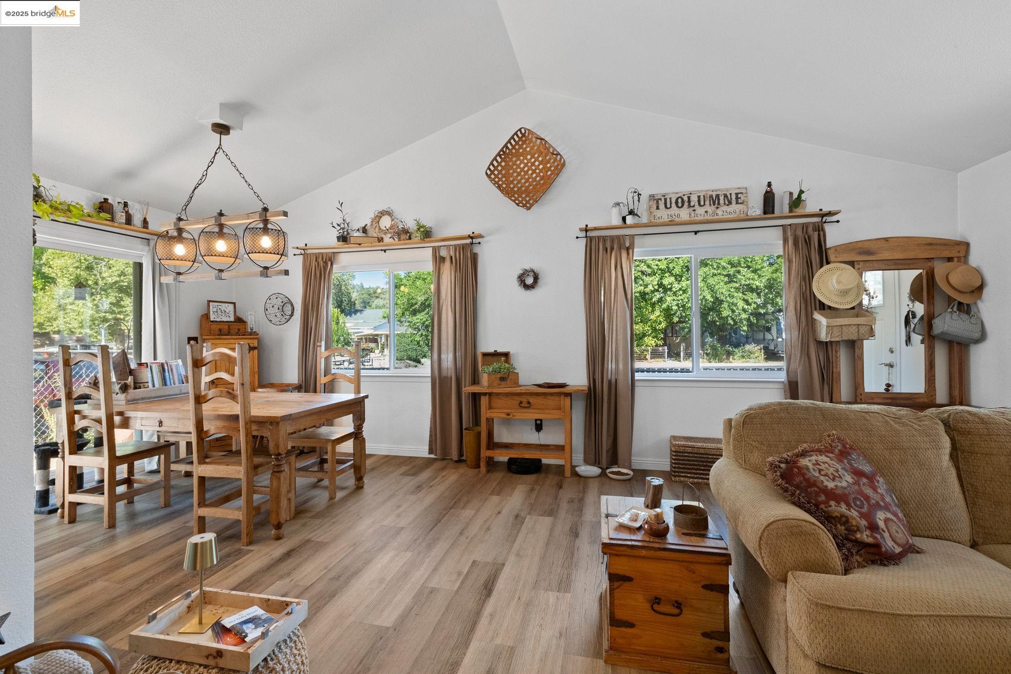 Detail Gallery Image 10 of 27 For 18520 Main Street, Tuolumne,  CA 95379 - 2 Beds | 1 Baths