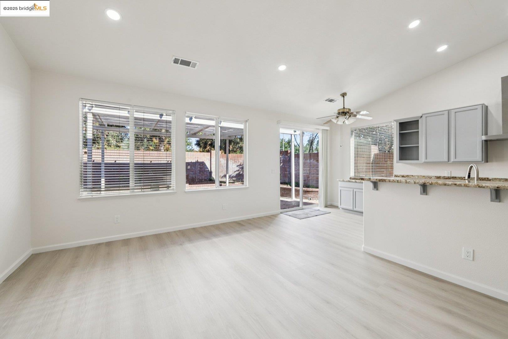 Detail Gallery Image 18 of 49 For 711 Thompsons Dr, Brentwood,  CA 94513 - 3 Beds | 2/1 Baths