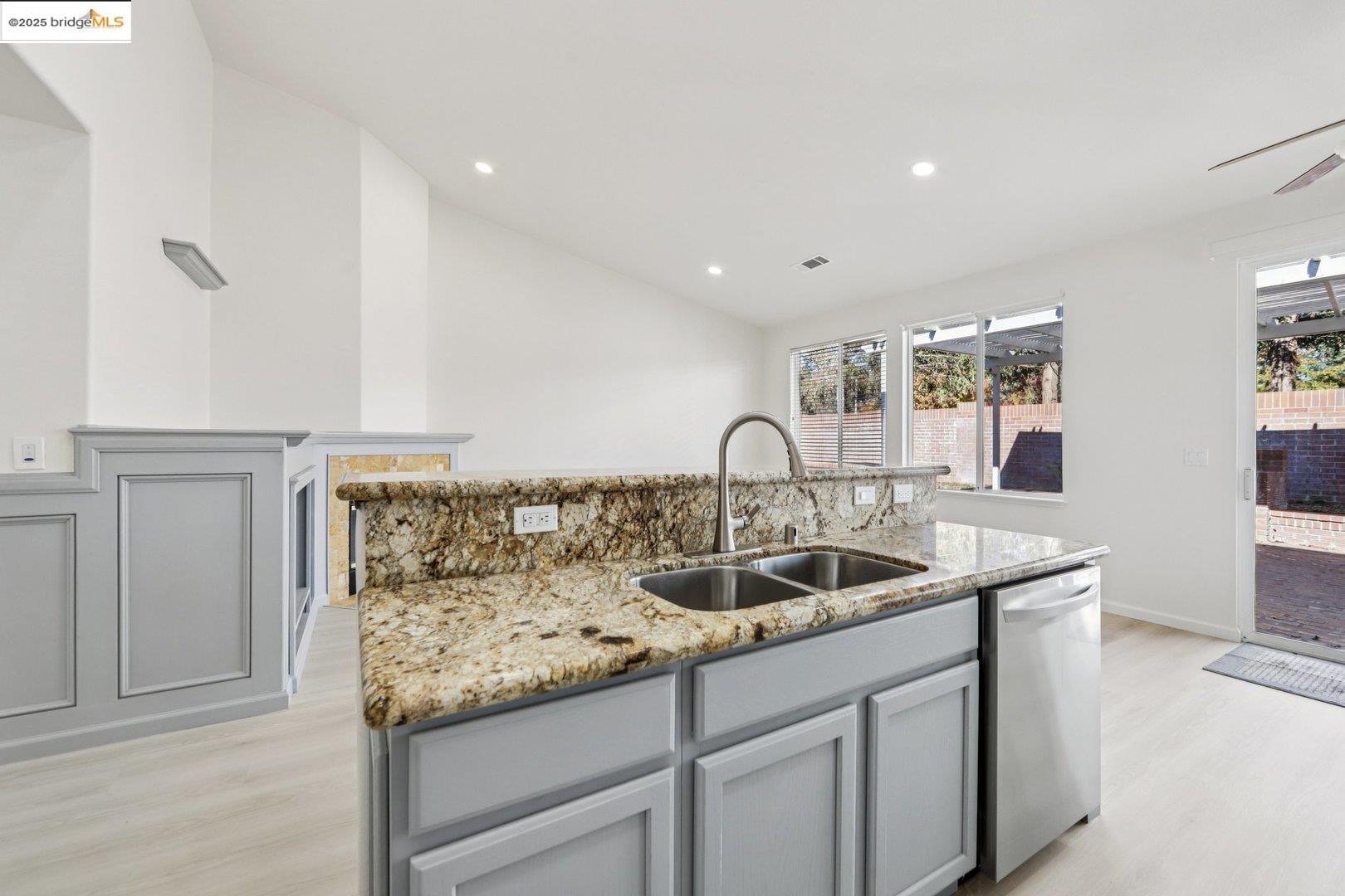 Detail Gallery Image 23 of 49 For 711 Thompsons Dr, Brentwood,  CA 94513 - 3 Beds | 2/1 Baths