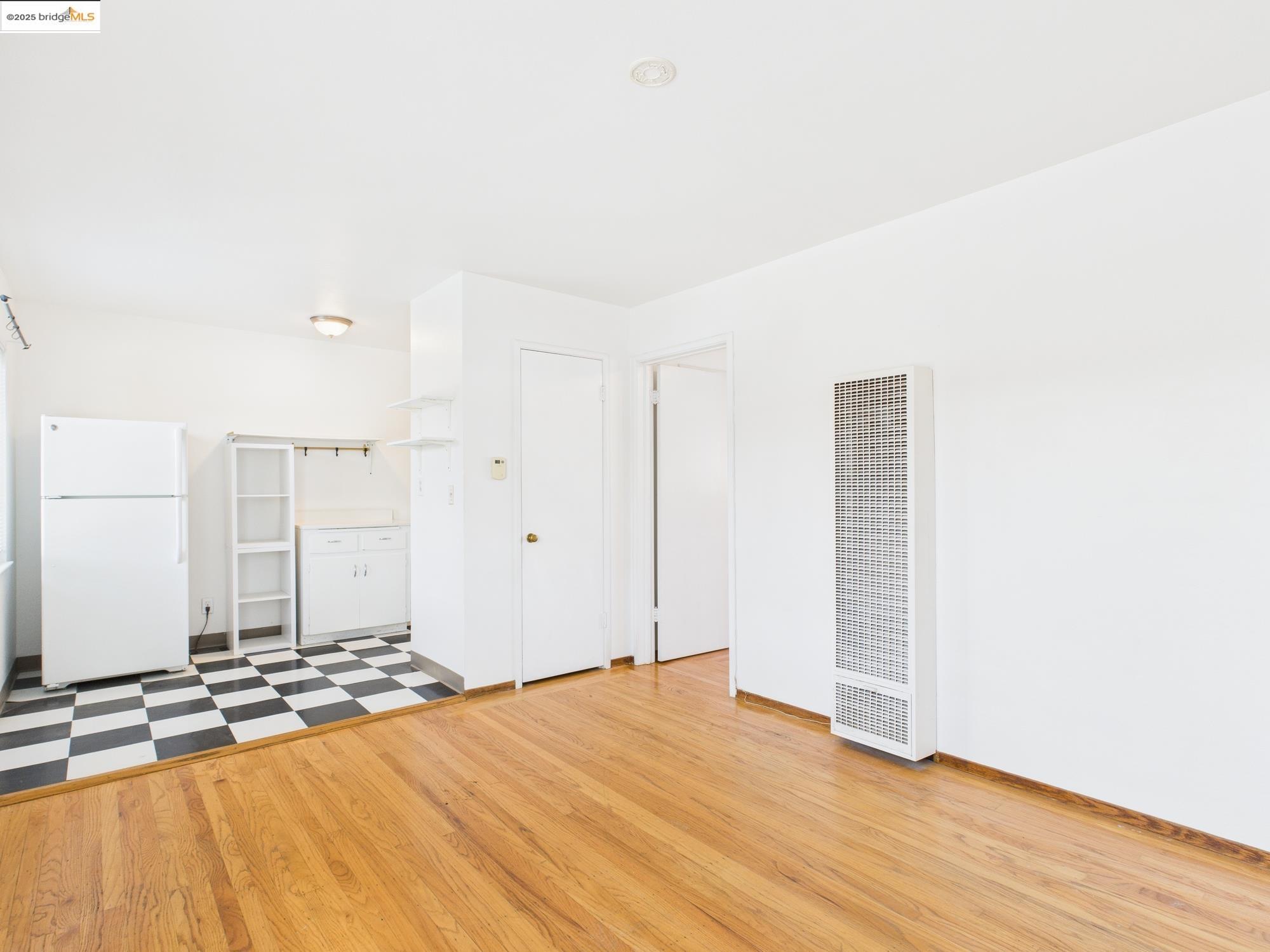 Detail Gallery Image 7 of 17 For 3811 Opal St, Oakland,  CA 94609 - 1 Beds | 1 Baths