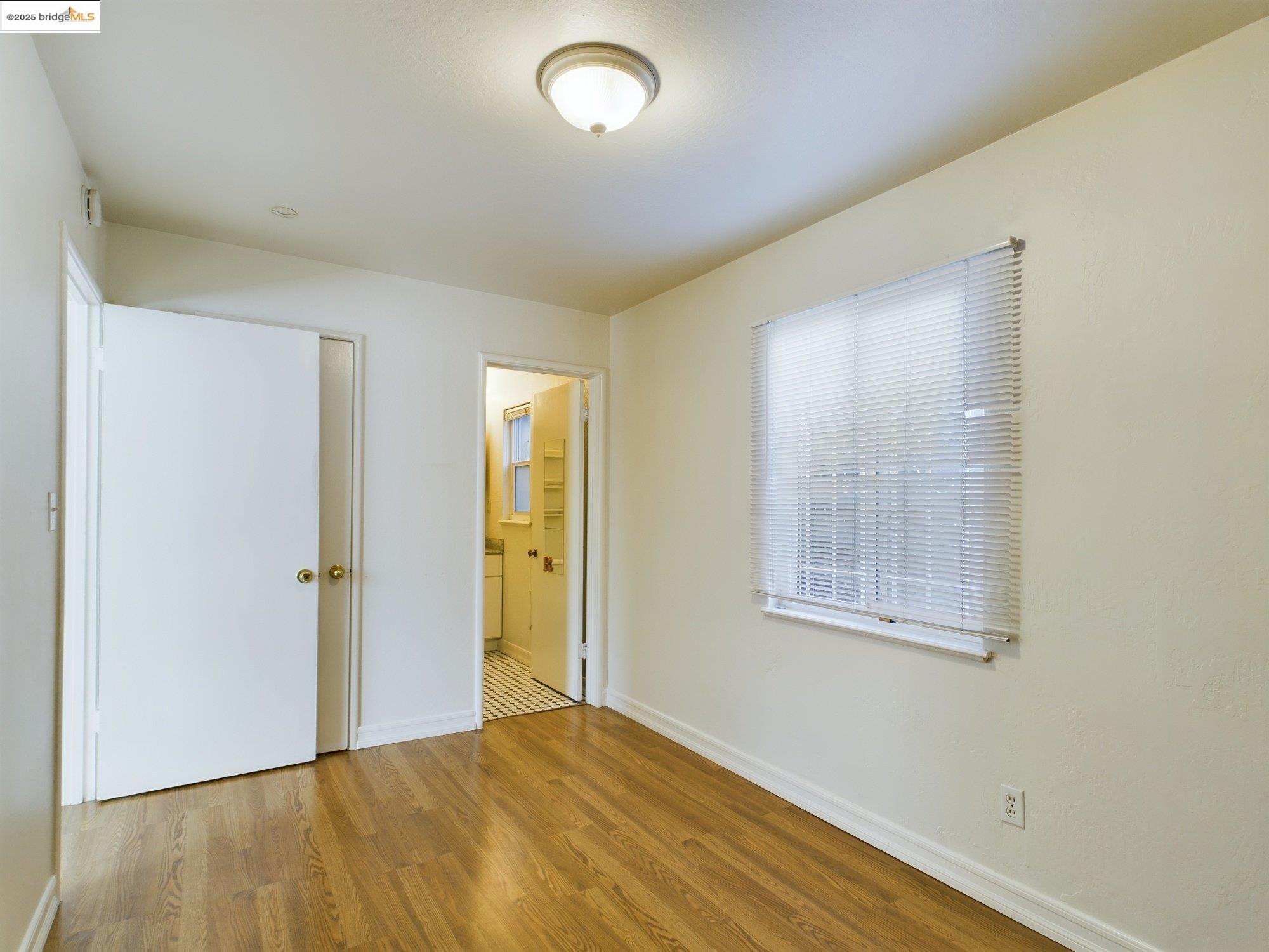 Detail Gallery Image 10 of 17 For 3811 Opal St, Oakland,  CA 94609 - 1 Beds | 1 Baths