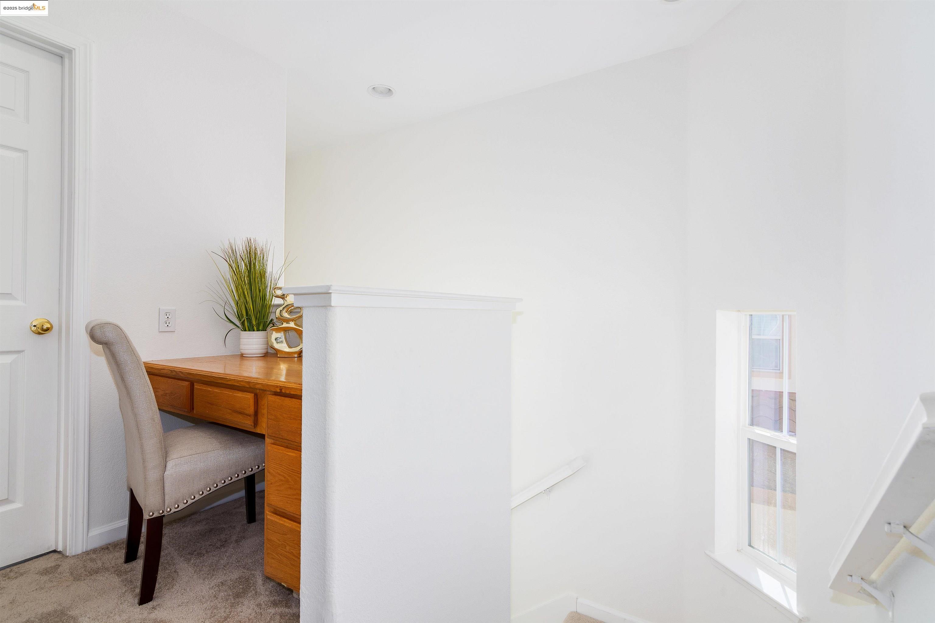 Detail Gallery Image 15 of 29 For 411 Canyon Ct, Vallejo,  CA 94591 - 3 Beds | 2/1 Baths