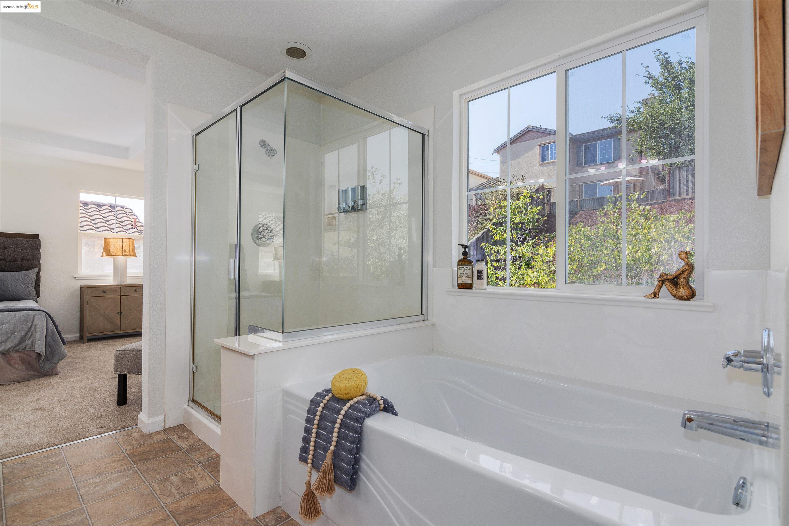 Detail Gallery Image 25 of 29 For 411 Canyon Ct, Vallejo,  CA 94591 - 3 Beds | 2/1 Baths