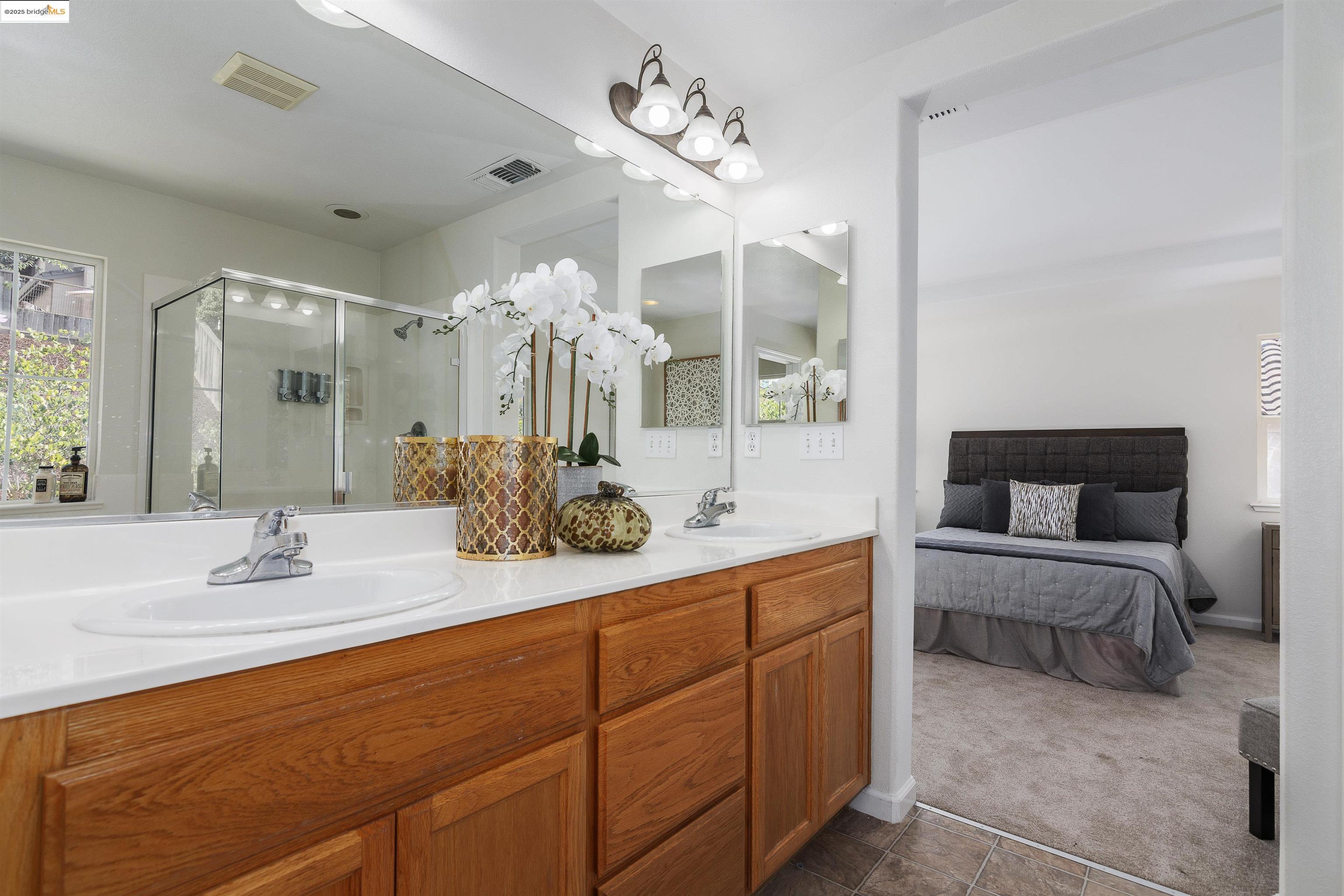 Detail Gallery Image 26 of 29 For 411 Canyon Ct, Vallejo,  CA 94591 - 3 Beds | 2/1 Baths