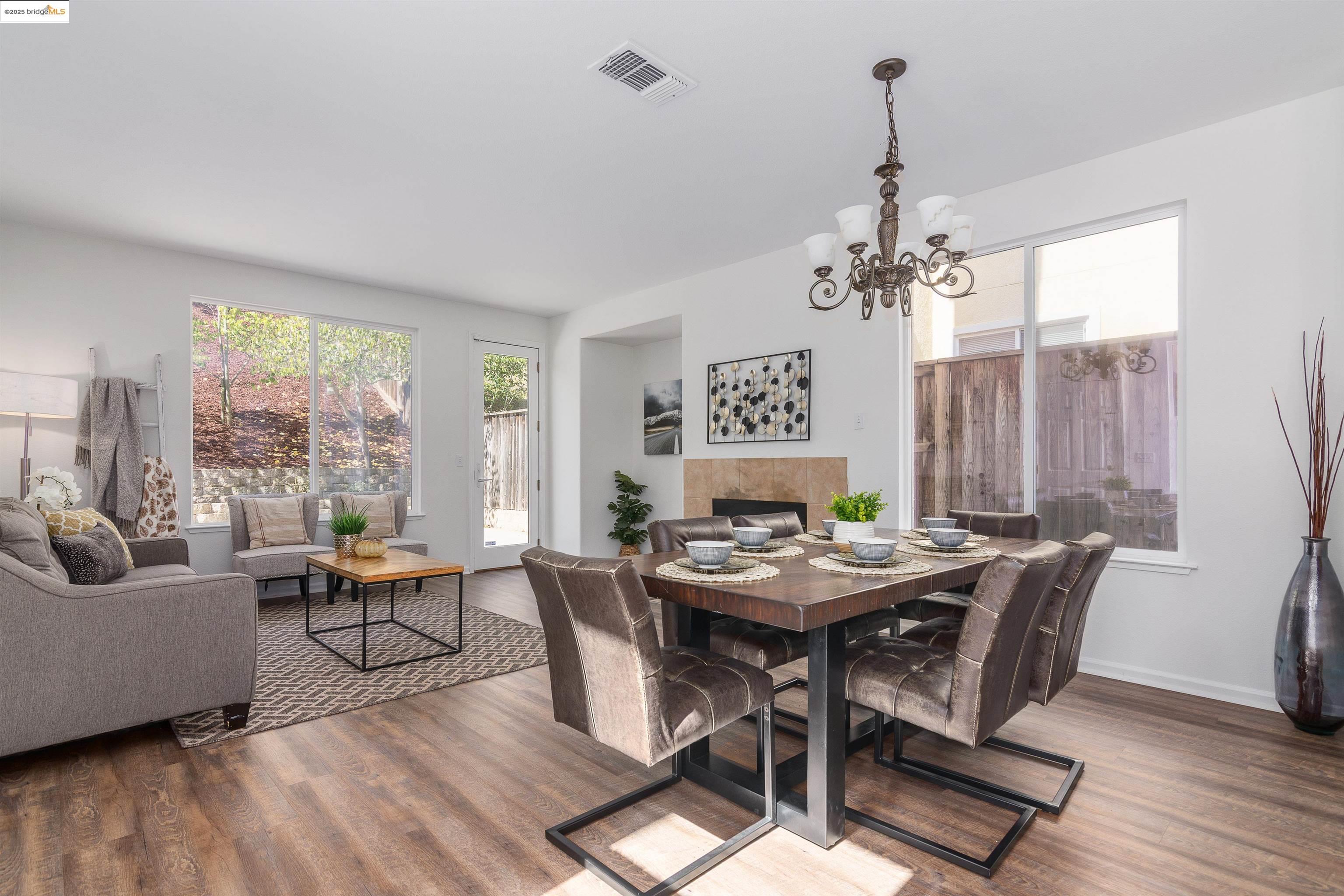 Detail Gallery Image 10 of 29 For 411 Canyon Ct, Vallejo,  CA 94591 - 3 Beds | 2/1 Baths