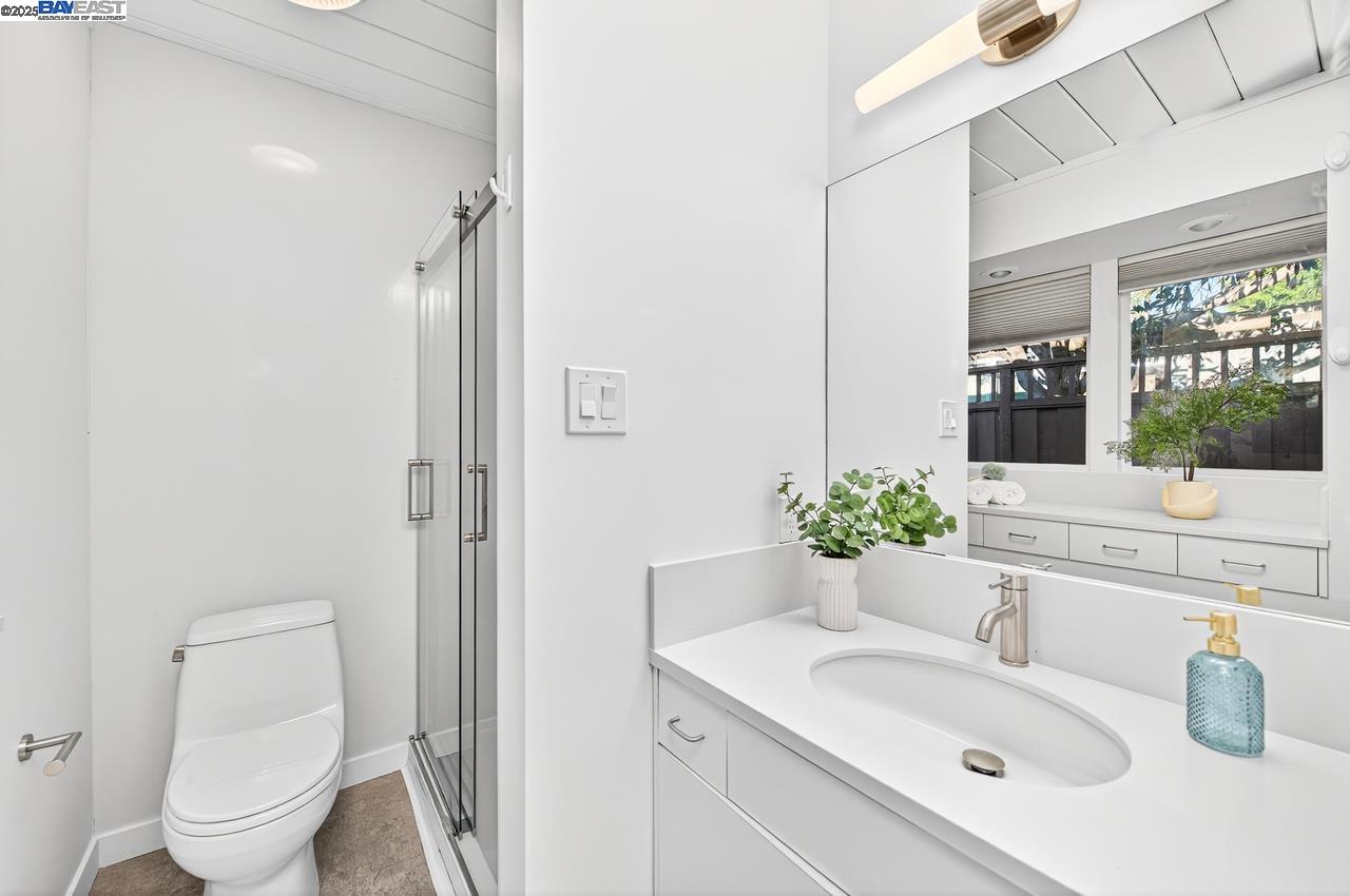 Detail Gallery Image 15 of 42 For 3482 Kenneth Dr, Palo Alto,  CA 94303 - 5 Beds | 2 Baths