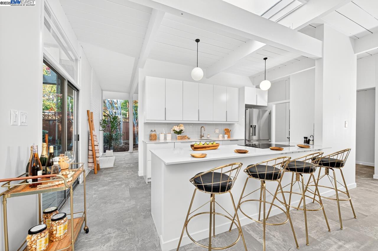 Detail Gallery Image 19 of 42 For 3482 Kenneth Dr, Palo Alto,  CA 94303 - 5 Beds | 2 Baths