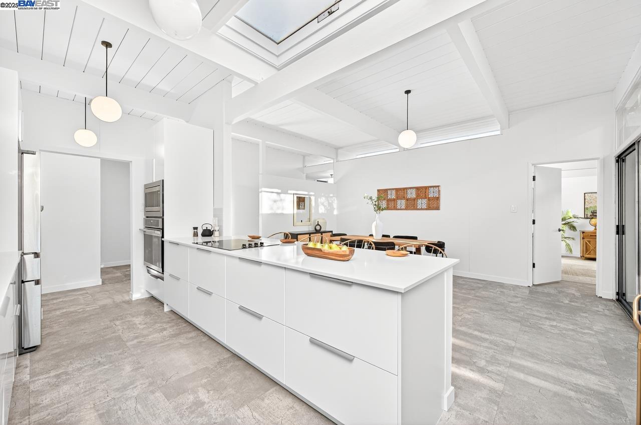 Detail Gallery Image 21 of 42 For 3482 Kenneth Dr, Palo Alto,  CA 94303 - 5 Beds | 2 Baths