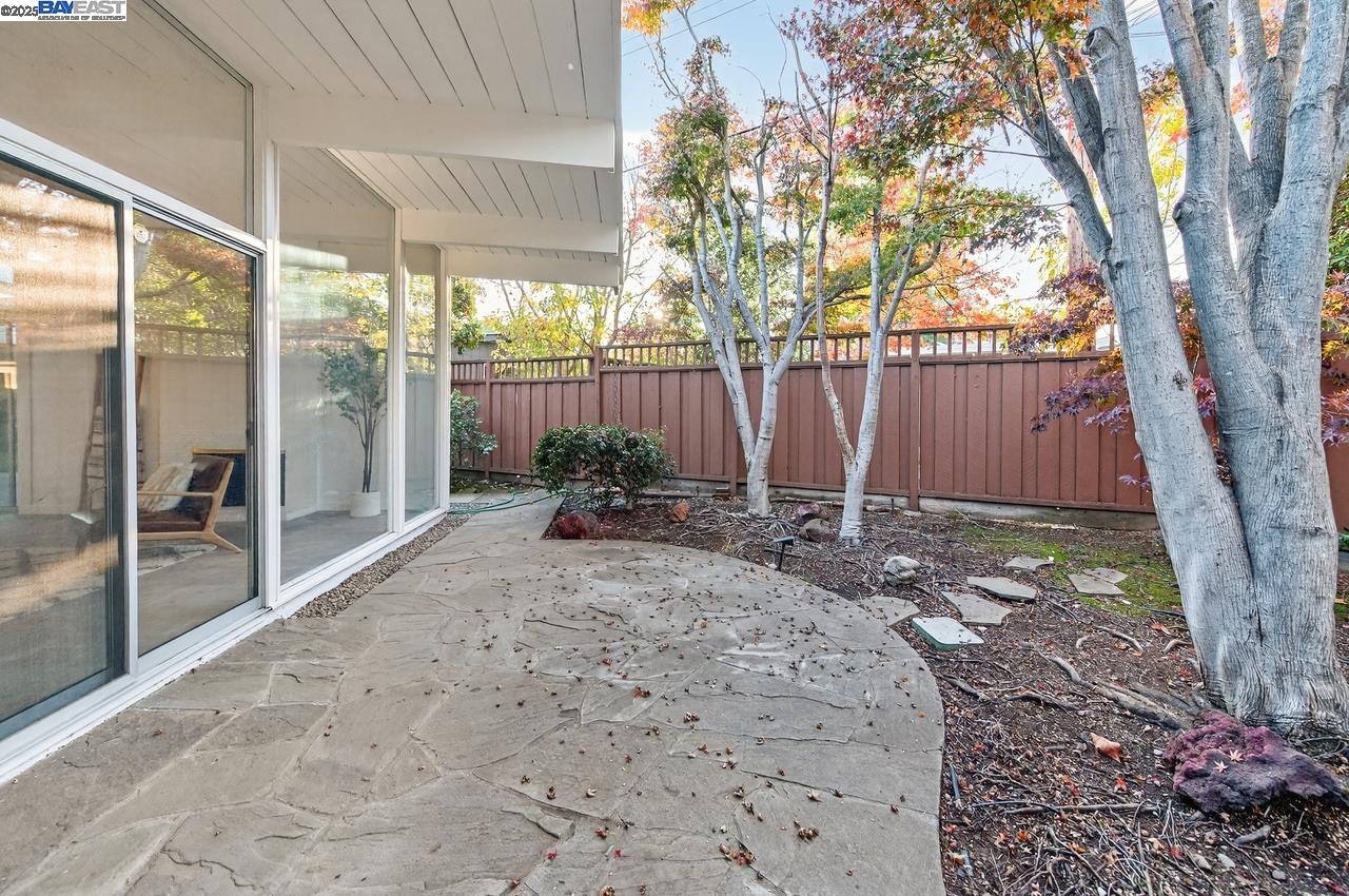 Detail Gallery Image 38 of 42 For 3482 Kenneth Dr, Palo Alto,  CA 94303 - 5 Beds | 2 Baths