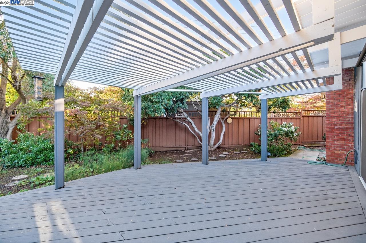 Detail Gallery Image 39 of 42 For 3482 Kenneth Dr, Palo Alto,  CA 94303 - 5 Beds | 2 Baths