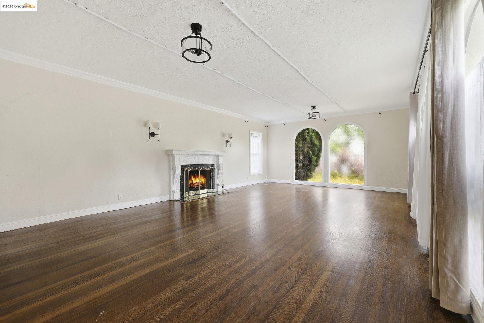 Detail Gallery Image 11 of 29 For 5449 Barrett Ave, El Cerrito,  CA 94530 - 4 Beds | 4/1 Baths