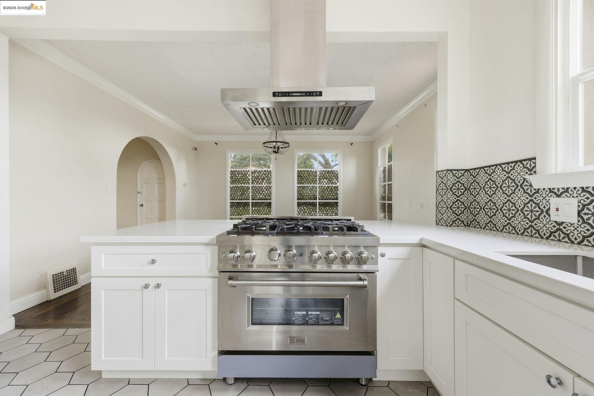 Detail Gallery Image 18 of 29 For 5449 Barrett Ave, El Cerrito,  CA 94530 - 4 Beds | 4/1 Baths