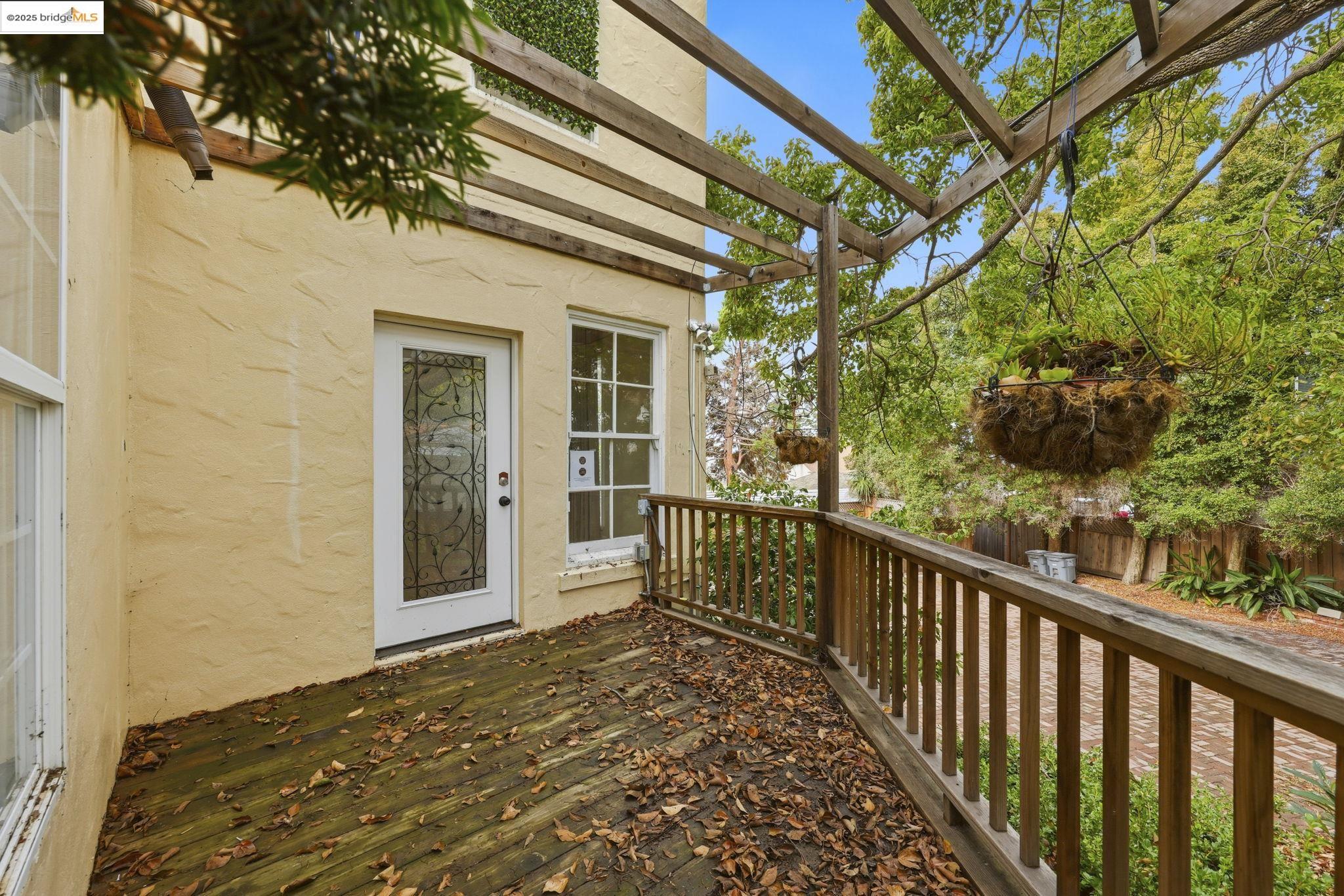 Detail Gallery Image 23 of 28 For 5449 Barrett Ave, El Cerrito,  CA 94530 - 4 Beds | 4/1 Baths