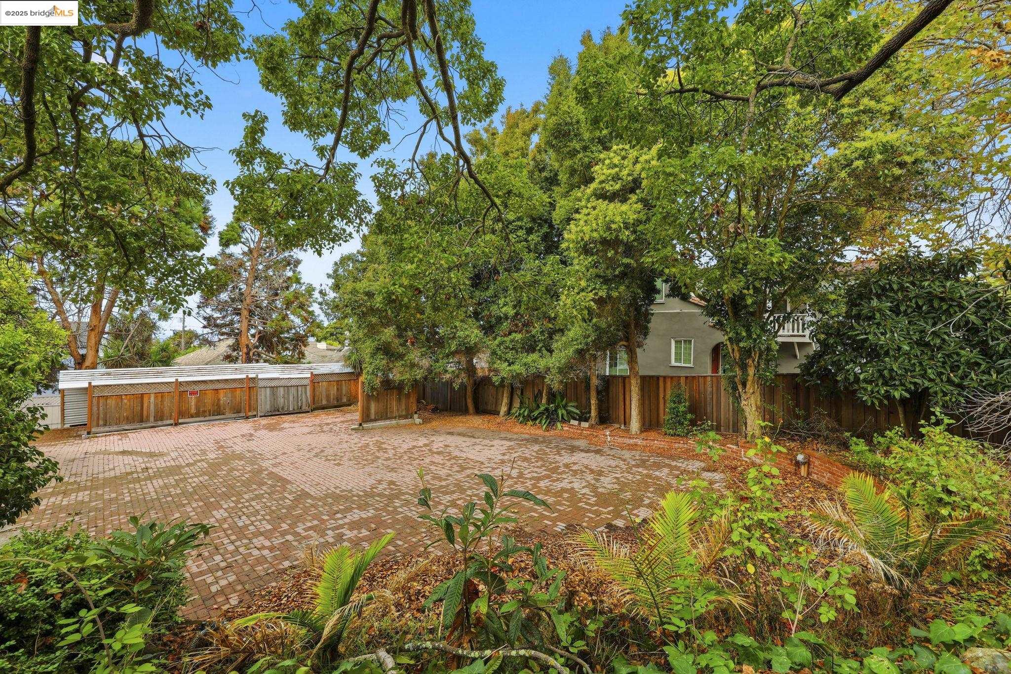 Detail Gallery Image 25 of 28 For 5449 Barrett Ave, El Cerrito,  CA 94530 - 4 Beds | 4/1 Baths