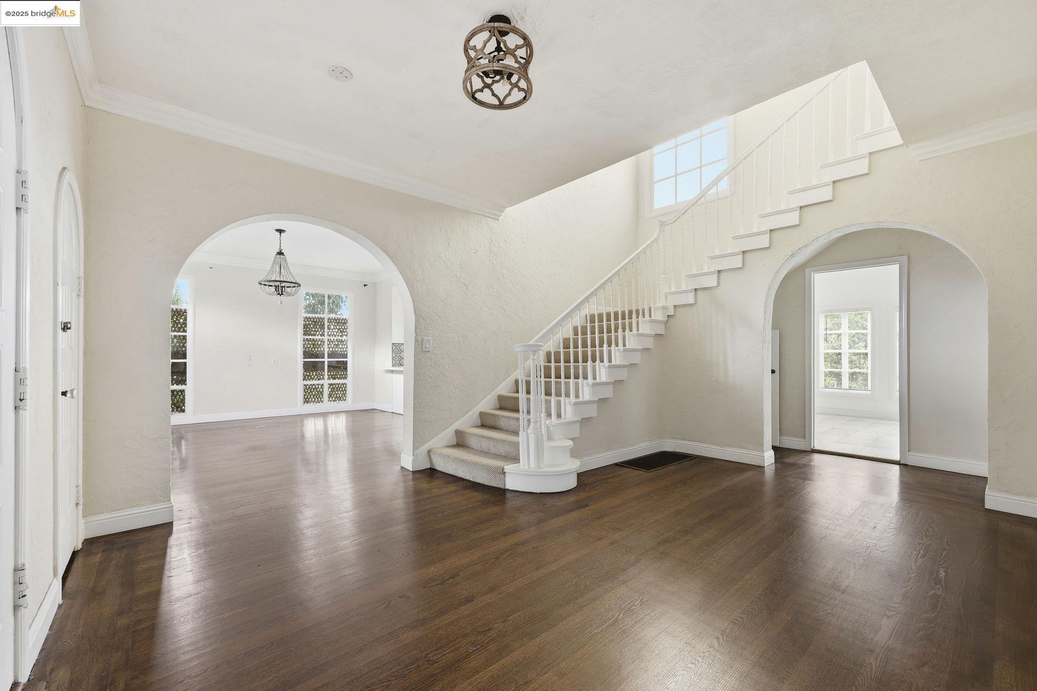 Detail Gallery Image 7 of 28 For 5449 Barrett Ave, El Cerrito,  CA 94530 - 4 Beds | 4/1 Baths