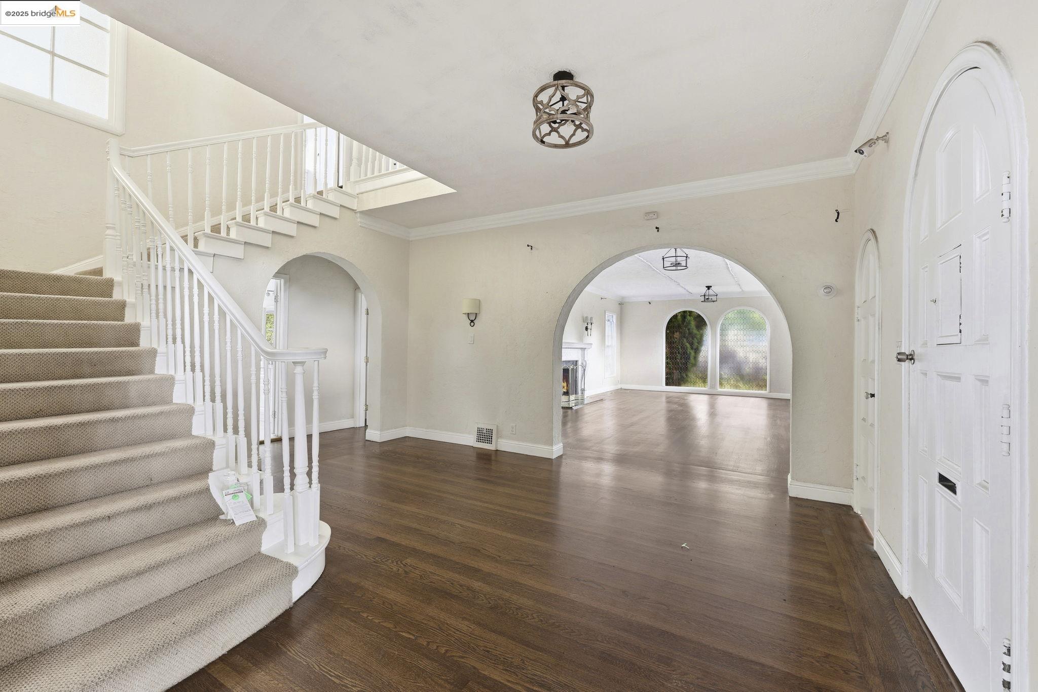 Detail Gallery Image 10 of 29 For 5449 Barrett Ave, El Cerrito,  CA 94530 - 4 Beds | 4/1 Baths