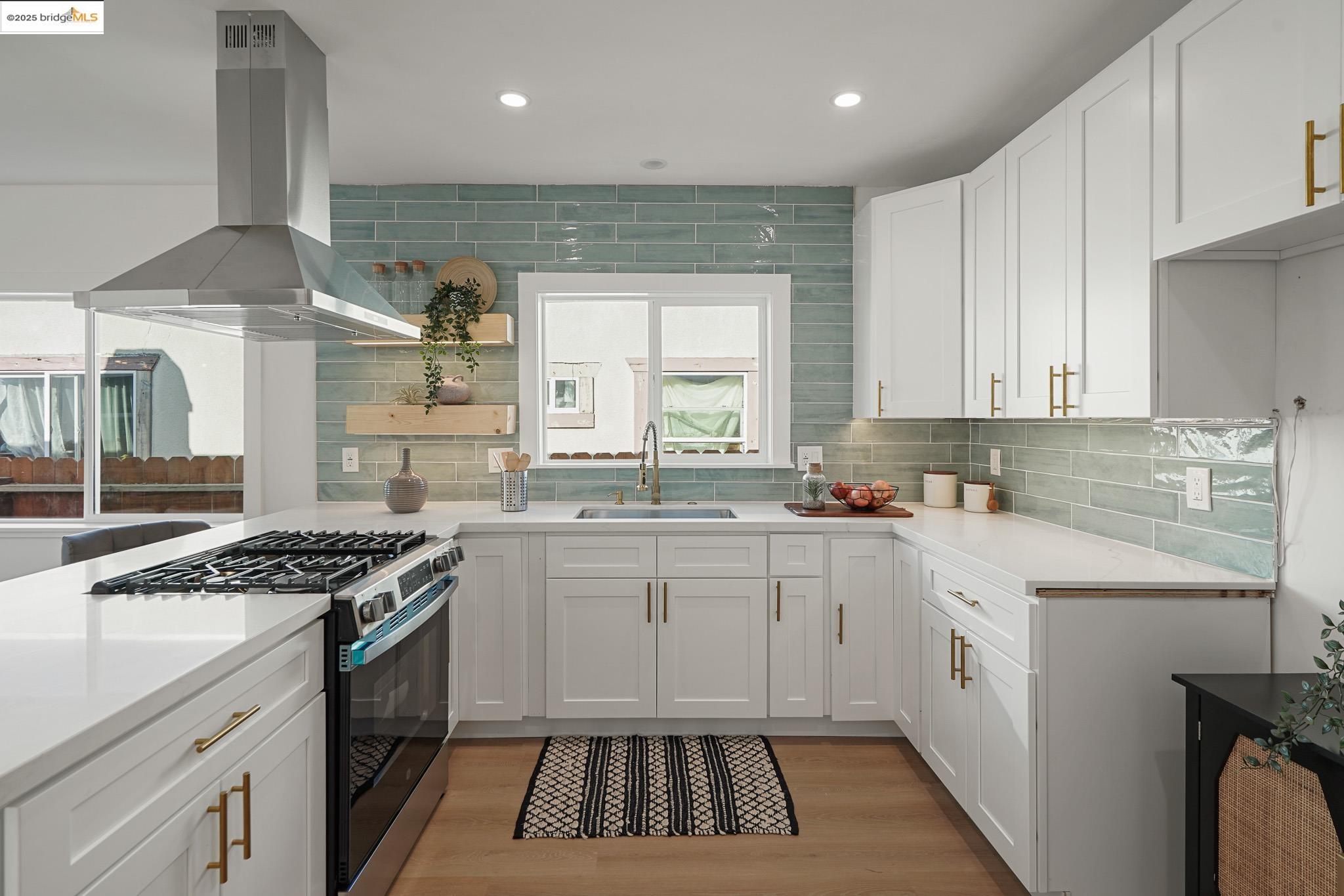 Detail Gallery Image 12 of 34 For 2644 77th Ave, Oakland,  CA 94605 - 3 Beds | 2 Baths