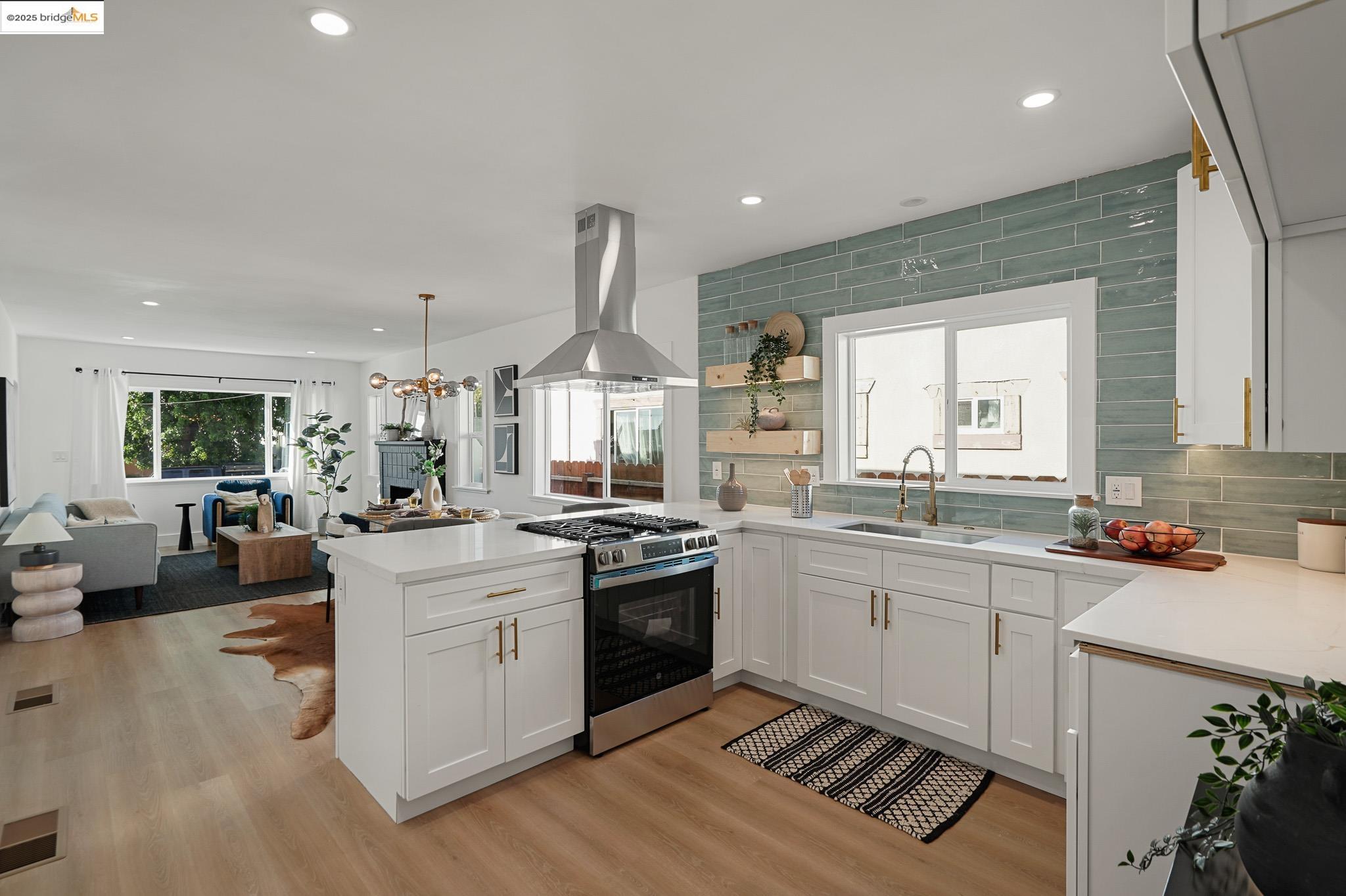 Detail Gallery Image 13 of 34 For 2644 77th Ave, Oakland,  CA 94605 - 3 Beds | 2 Baths