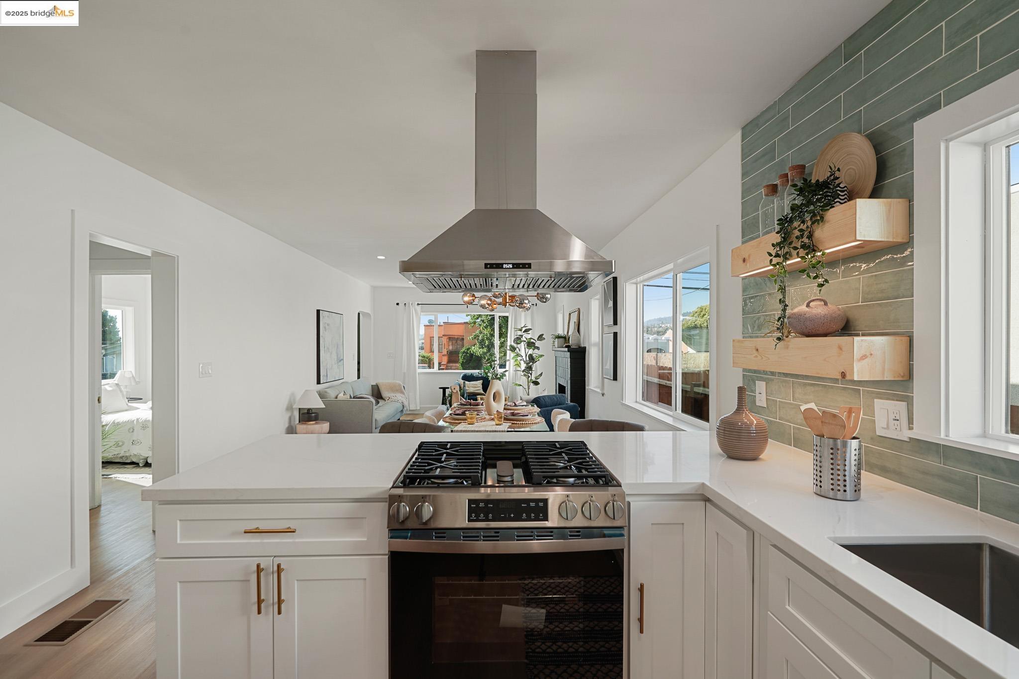 Detail Gallery Image 14 of 34 For 2644 77th Ave, Oakland,  CA 94605 - 3 Beds | 2 Baths