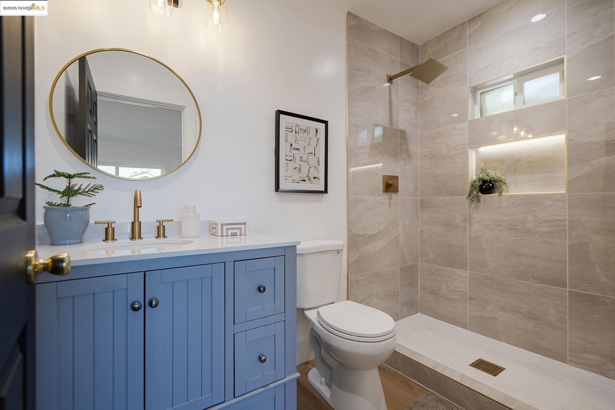 Detail Gallery Image 18 of 34 For 2644 77th Ave, Oakland,  CA 94605 - 3 Beds | 2 Baths