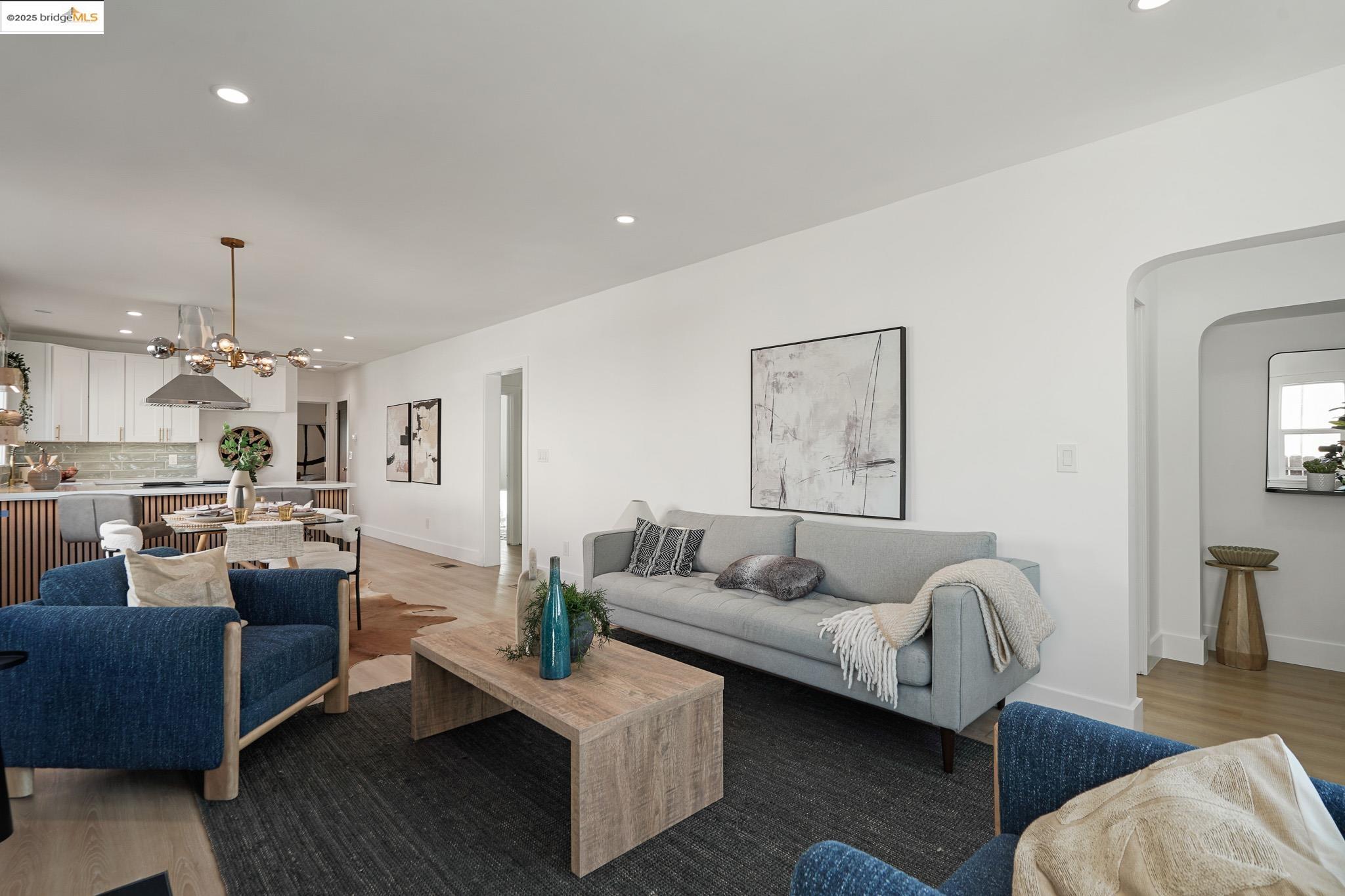 Detail Gallery Image 7 of 34 For 2644 77th Ave, Oakland,  CA 94605 - 3 Beds | 2 Baths