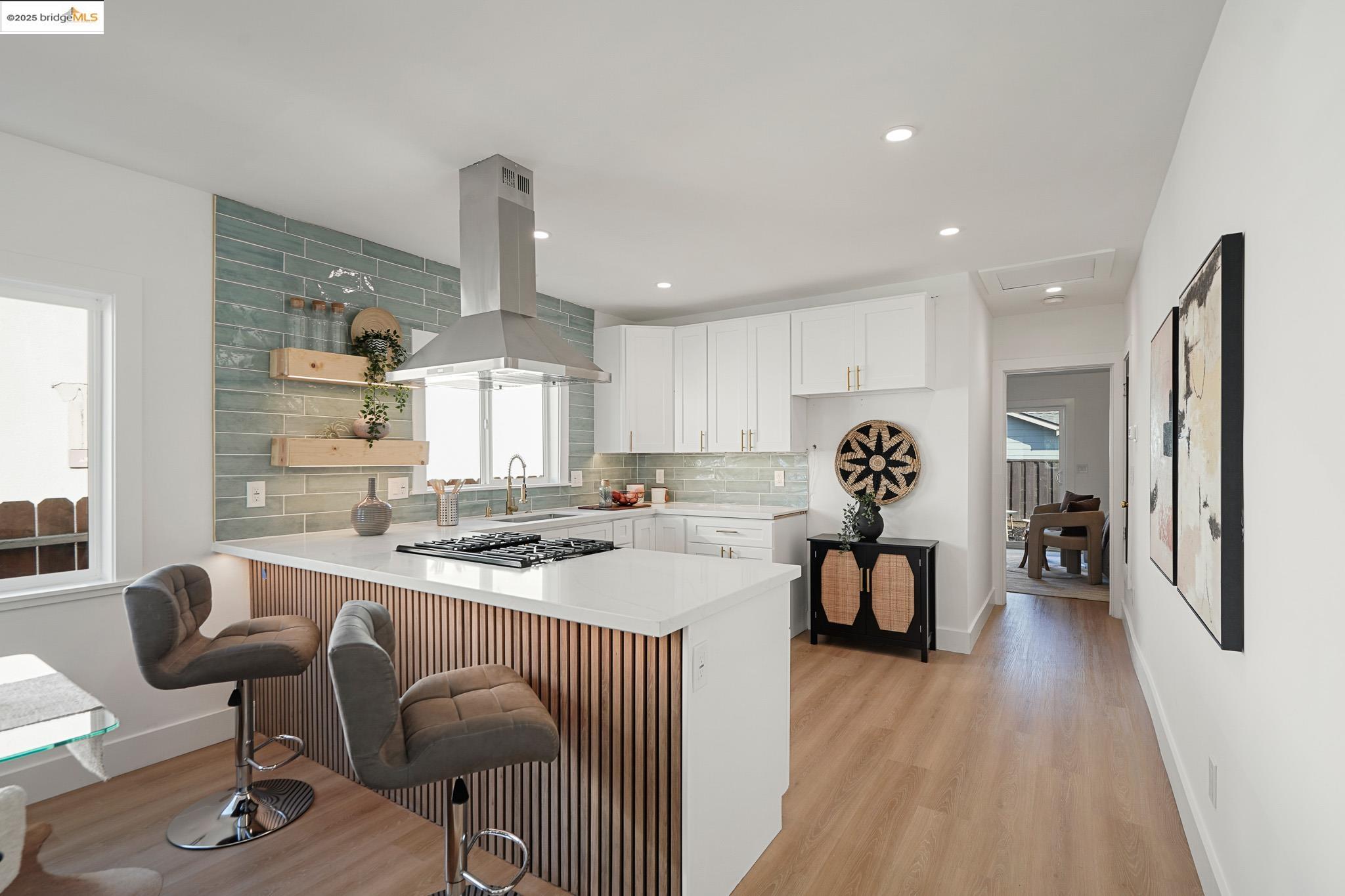 Detail Gallery Image 9 of 34 For 2644 77th Ave, Oakland,  CA 94605 - 3 Beds | 2 Baths