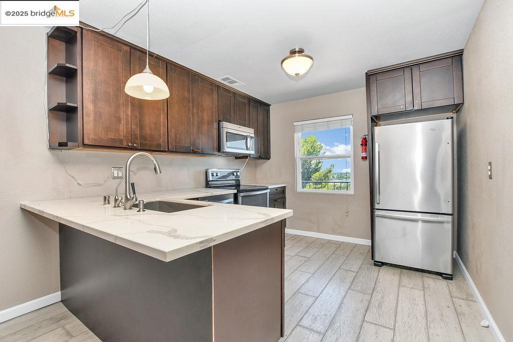 Detail Gallery Image 10 of 28 For 609 Lynn Ave, Antioch,  CA 94509 - 3 Beds | 2 Baths