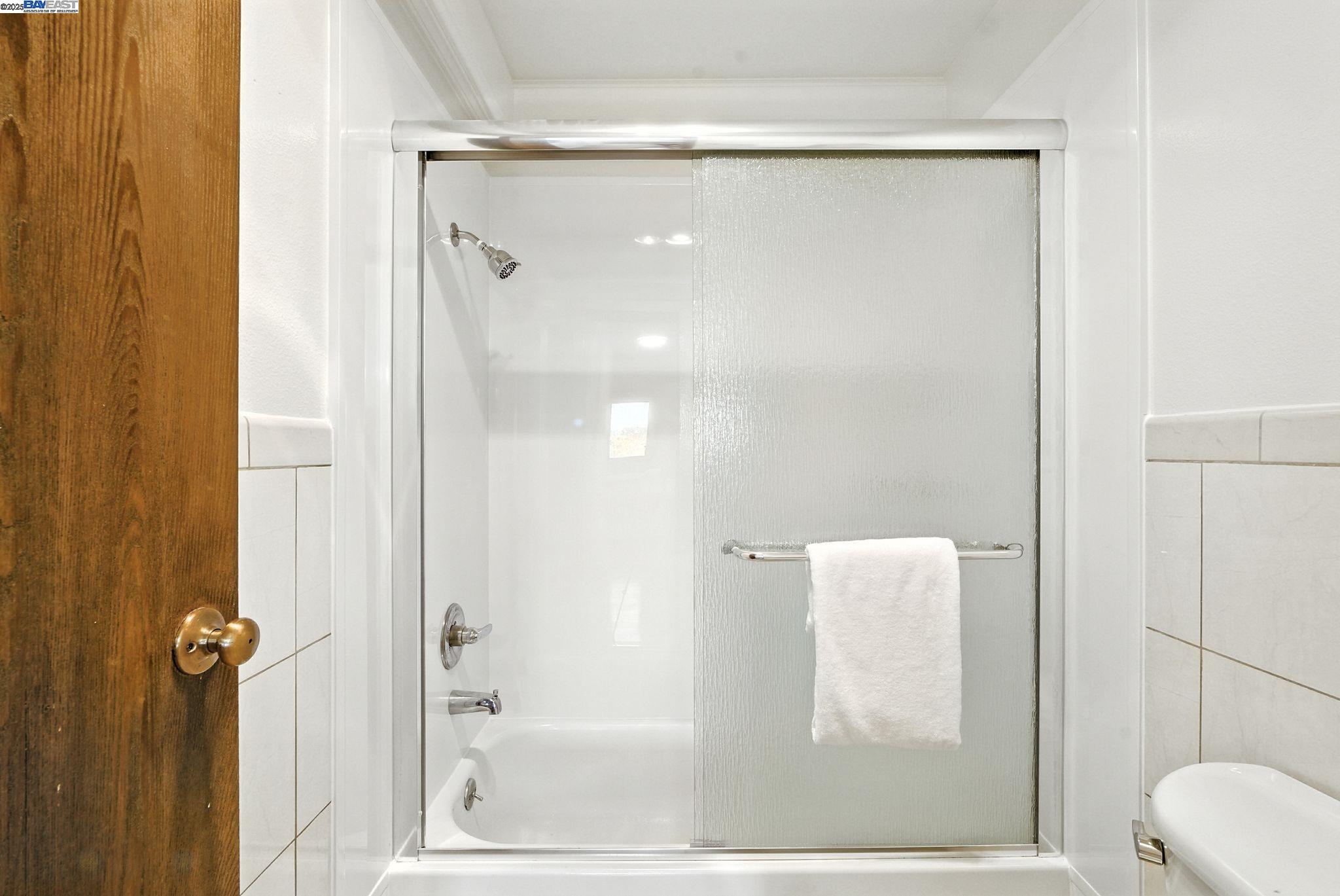 Detail Gallery Image 24 of 55 For 332 Philip Dr #303,  Daly City,  CA 94015 - 2 Beds | 2 Baths