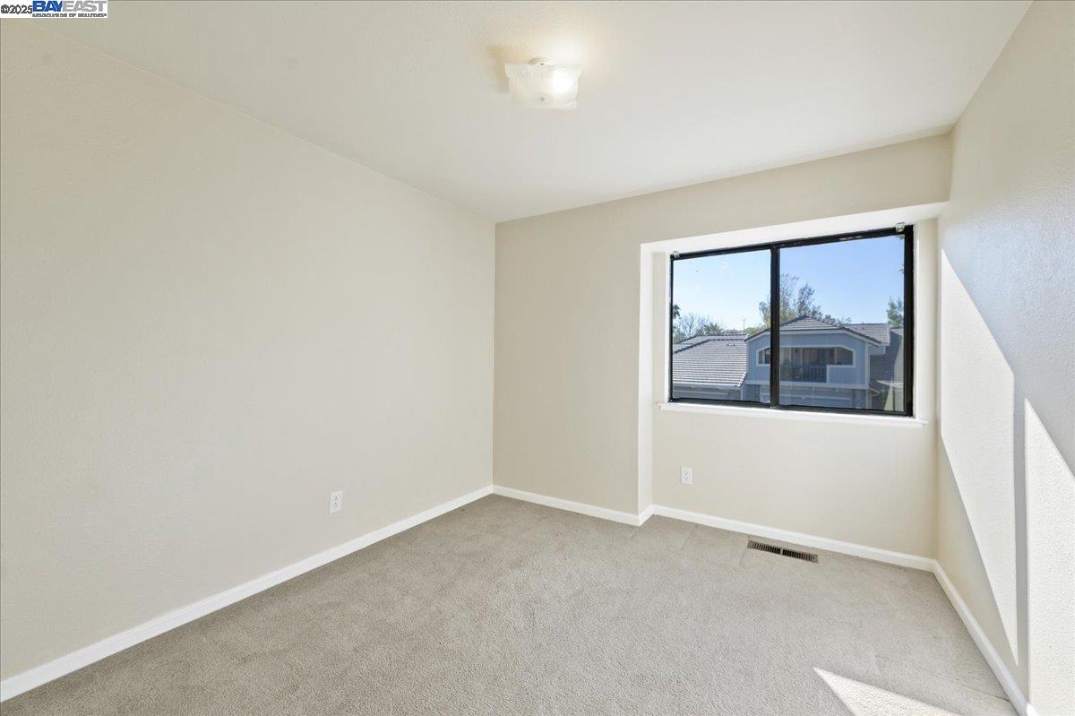 Detail Gallery Image 32 of 38 For 984 Waverly Cmn, Livermore,  CA 94551 - 3 Beds | 2/1 Baths