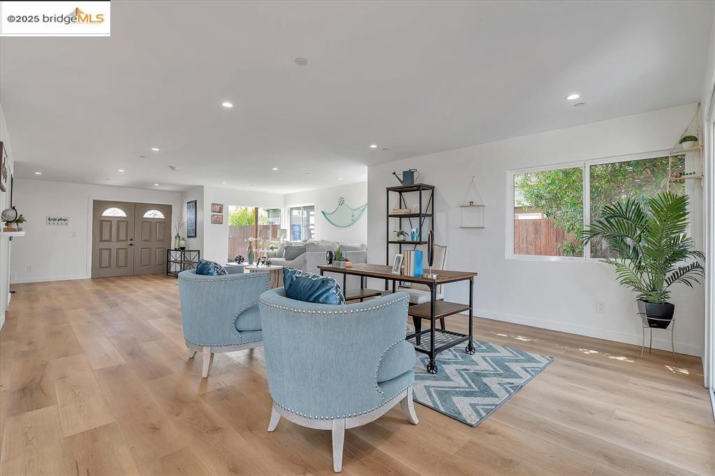 Detail Gallery Image 4 of 34 For 1642 Dune Point Ct, Discovery Bay,  CA 94505 - 6 Beds | 4/1 Baths