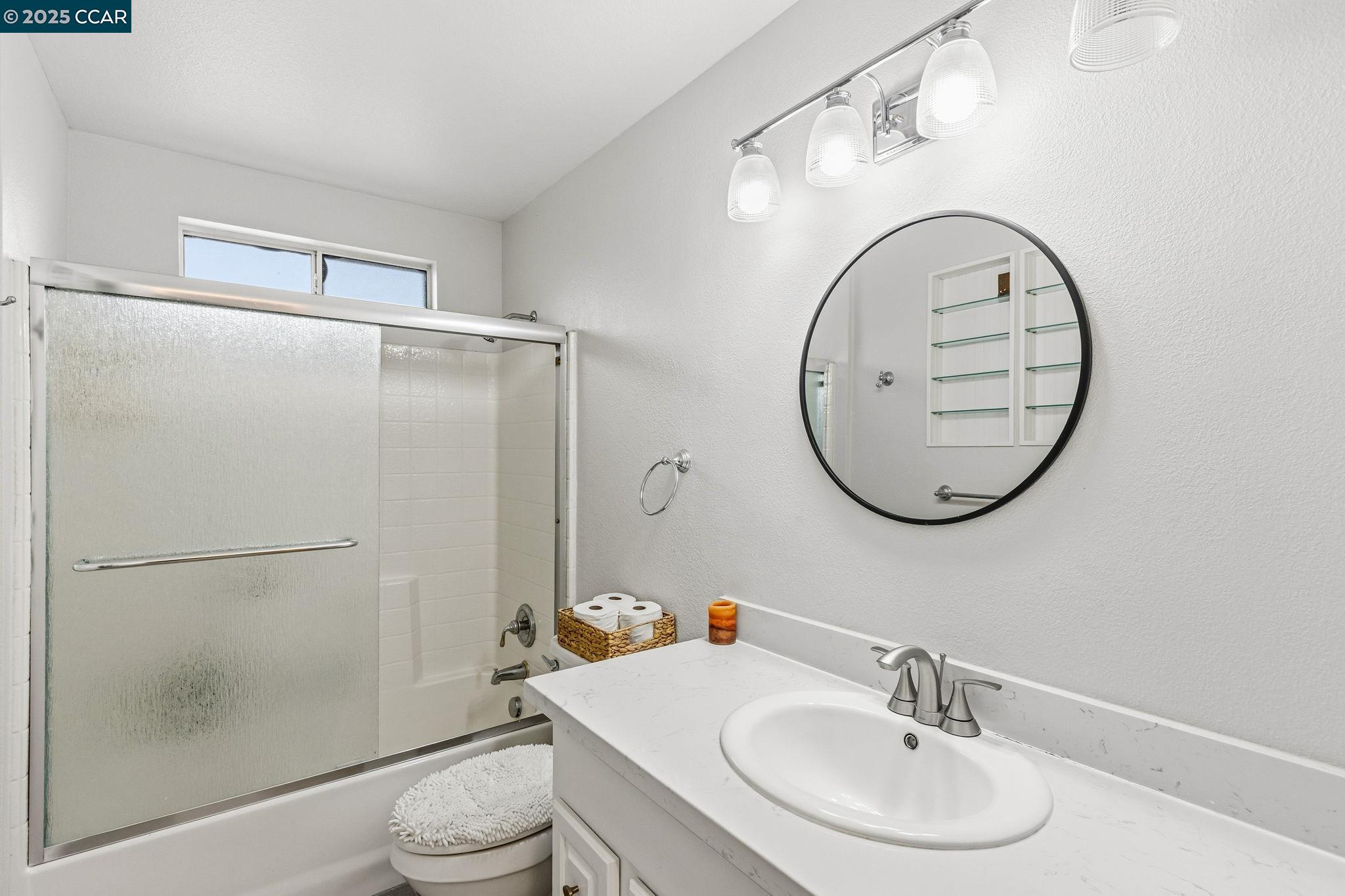 Detail Gallery Image 14 of 39 For 31 Adelaide Dr, Martinez,  CA 94553 - 2 Beds | 2 Baths