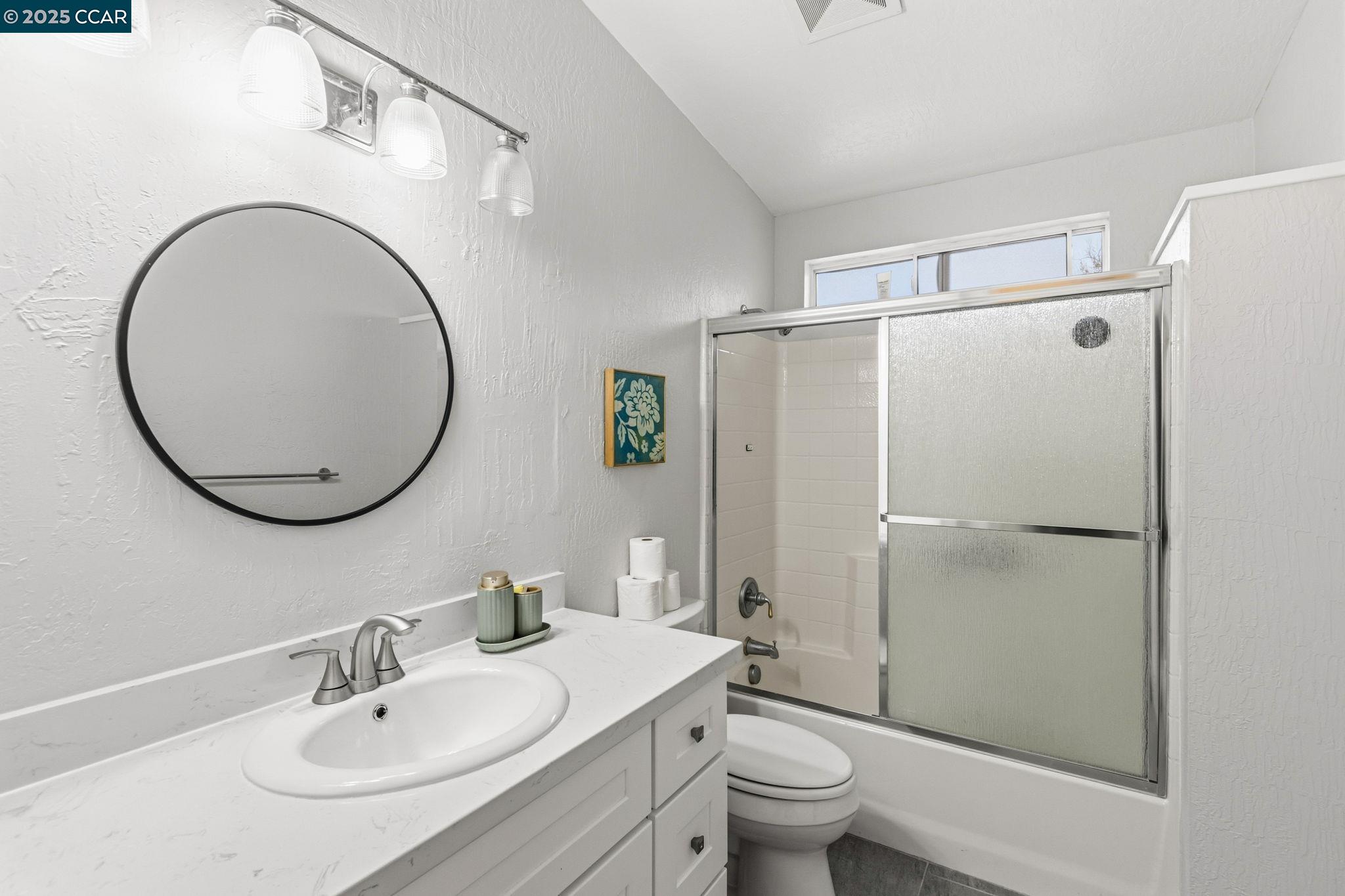 Detail Gallery Image 17 of 39 For 31 Adelaide Dr, Martinez,  CA 94553 - 2 Beds | 2 Baths