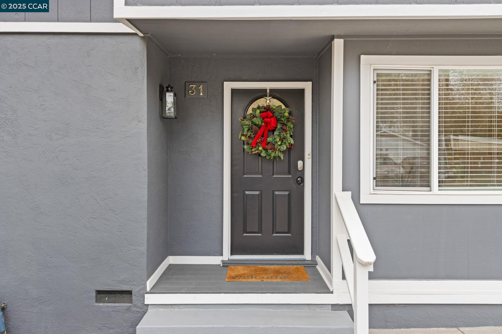 Detail Gallery Image 3 of 39 For 31 Adelaide Dr, Martinez,  CA 94553 - 2 Beds | 2 Baths