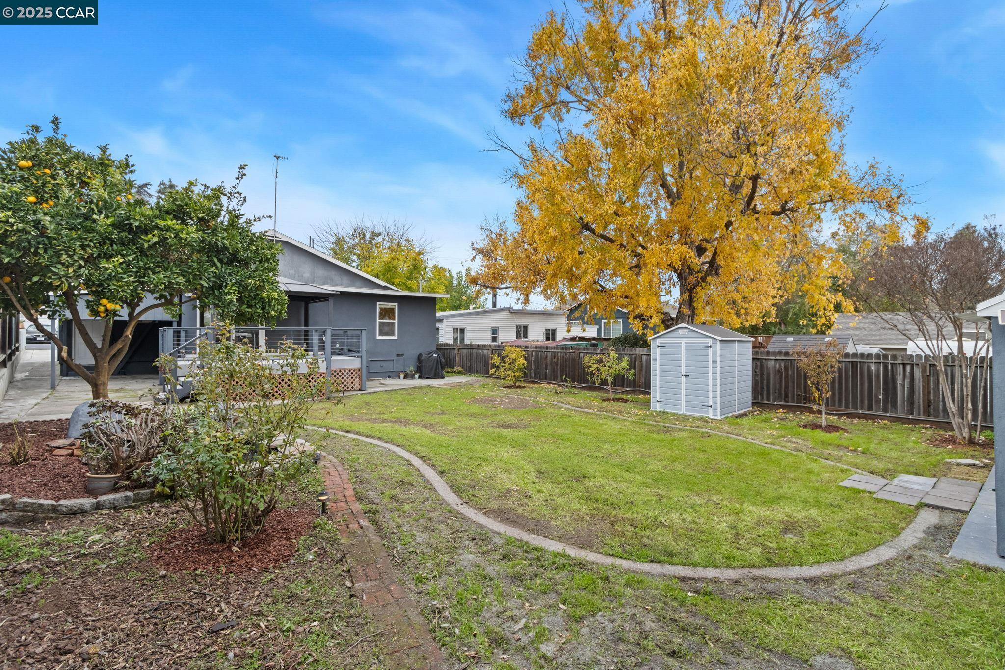 Detail Gallery Image 25 of 39 For 31 Adelaide Dr, Martinez,  CA 94553 - 2 Beds | 2 Baths