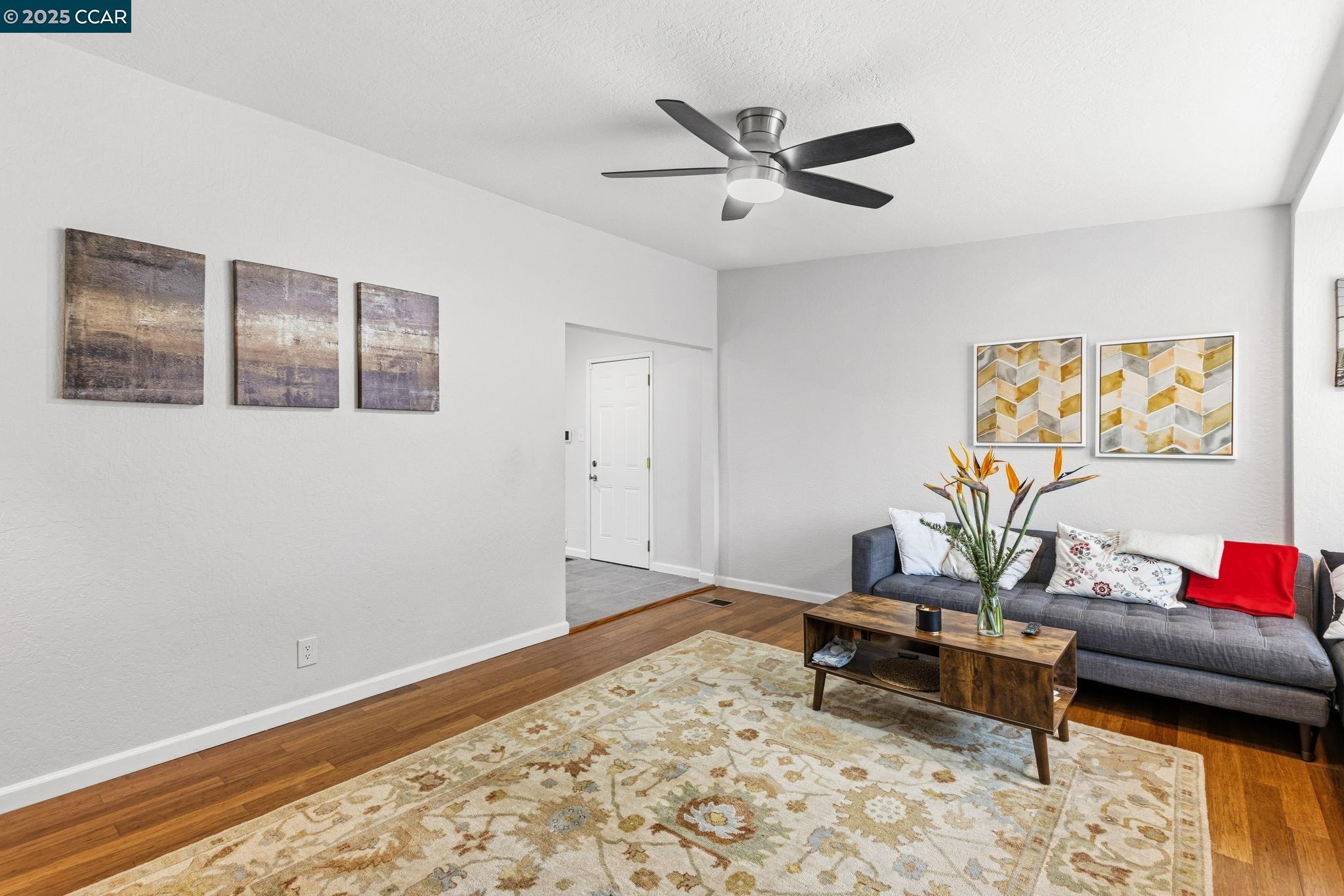 Detail Gallery Image 7 of 39 For 31 Adelaide Dr, Martinez,  CA 94553 - 2 Beds | 2 Baths