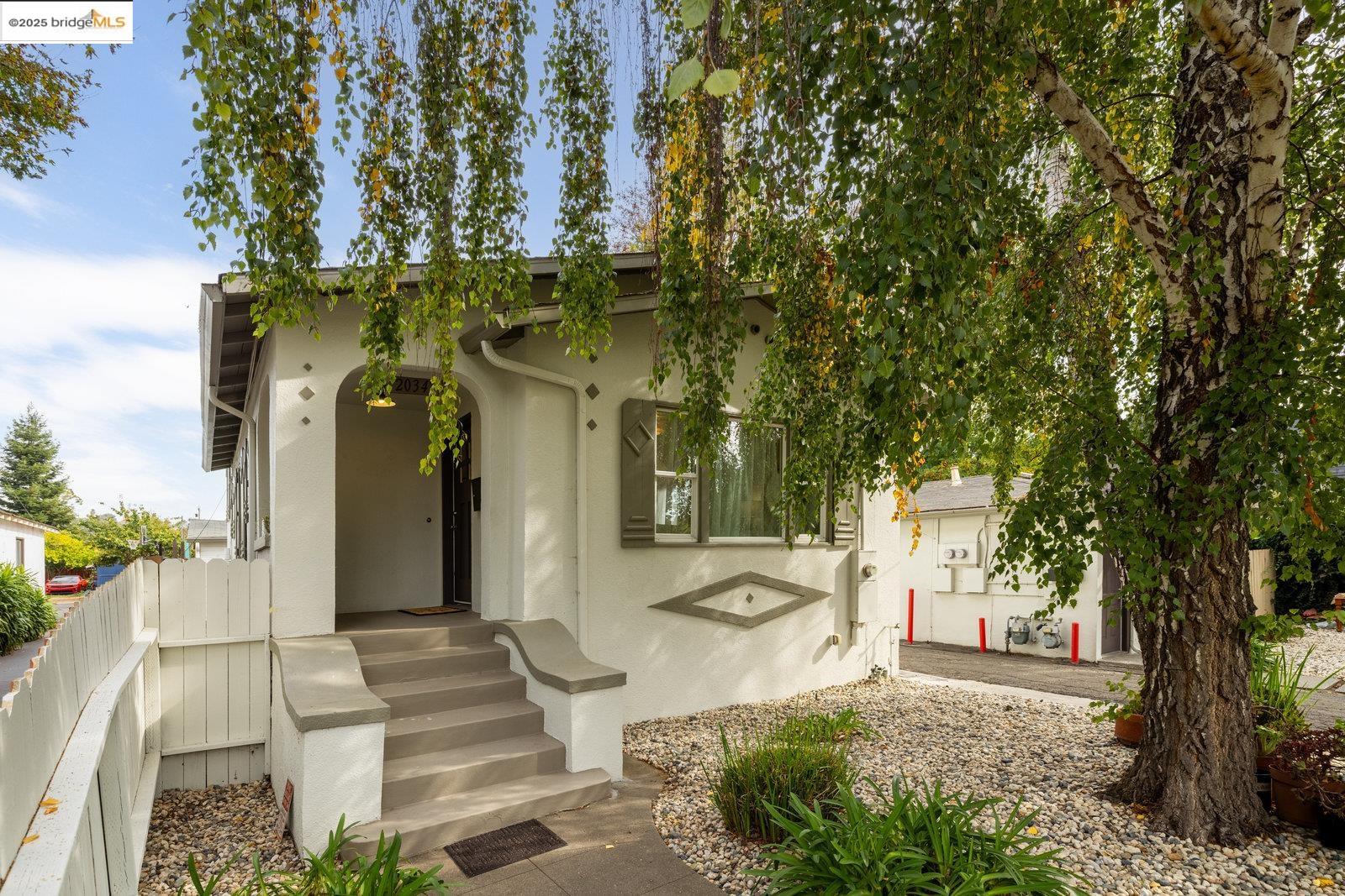 Front Image Thumbnail for EB41117763