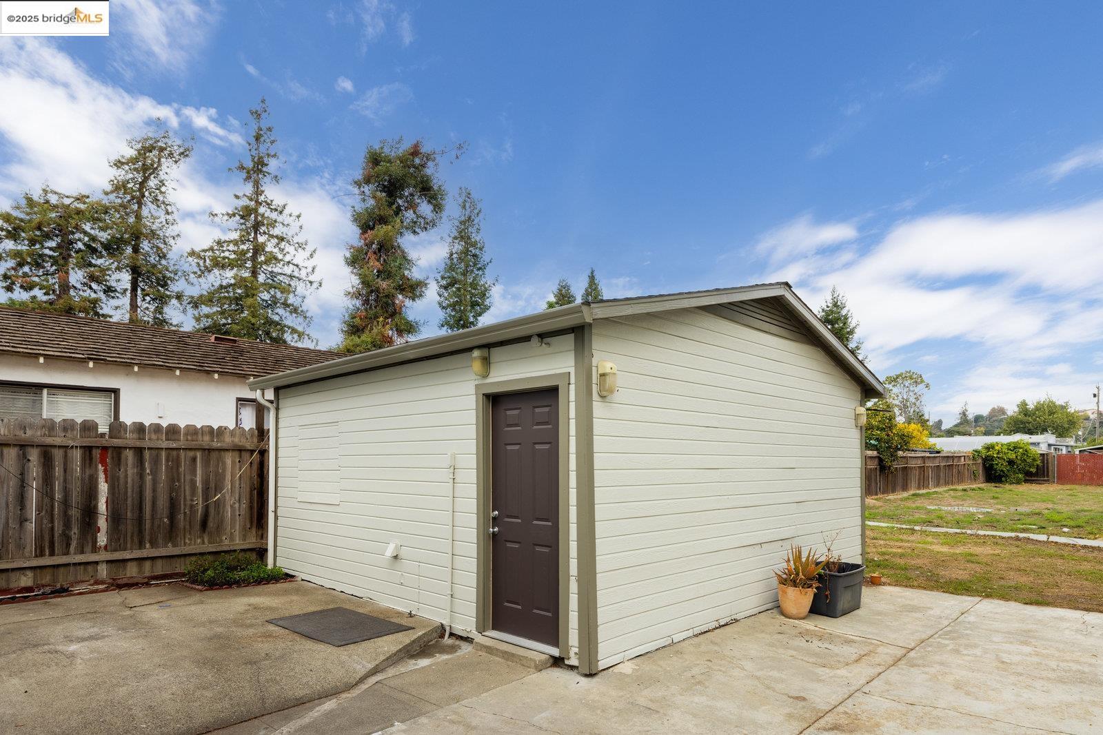 Detail Gallery Image 33 of 56 For 20342 Concord Ave, Hayward,  CA 94541 - 4 Beds | 3 Baths