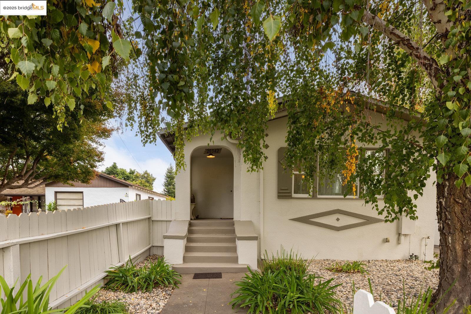 Detail Gallery Image 10 of 56 For 20342 Concord Ave, Hayward,  CA 94541 - 4 Beds | 3 Baths