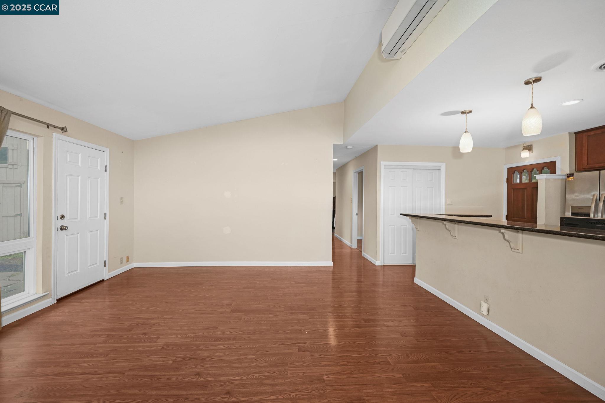 Detail Gallery Image 4 of 25 For 2140 Roskelley Dr, Concord,  CA 94519 - 4 Beds | 2 Baths