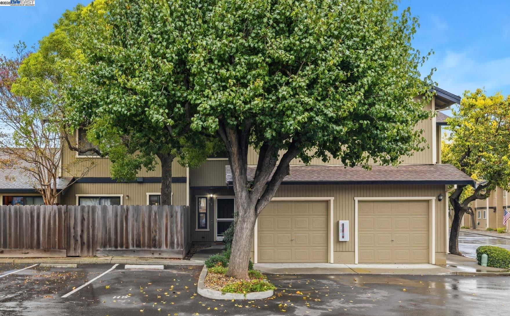 Detail Gallery Image 1 of 31 For 801 Nash Rd #G4,  Hollister,  CA 95023 - 3 Beds | 2/1 Baths