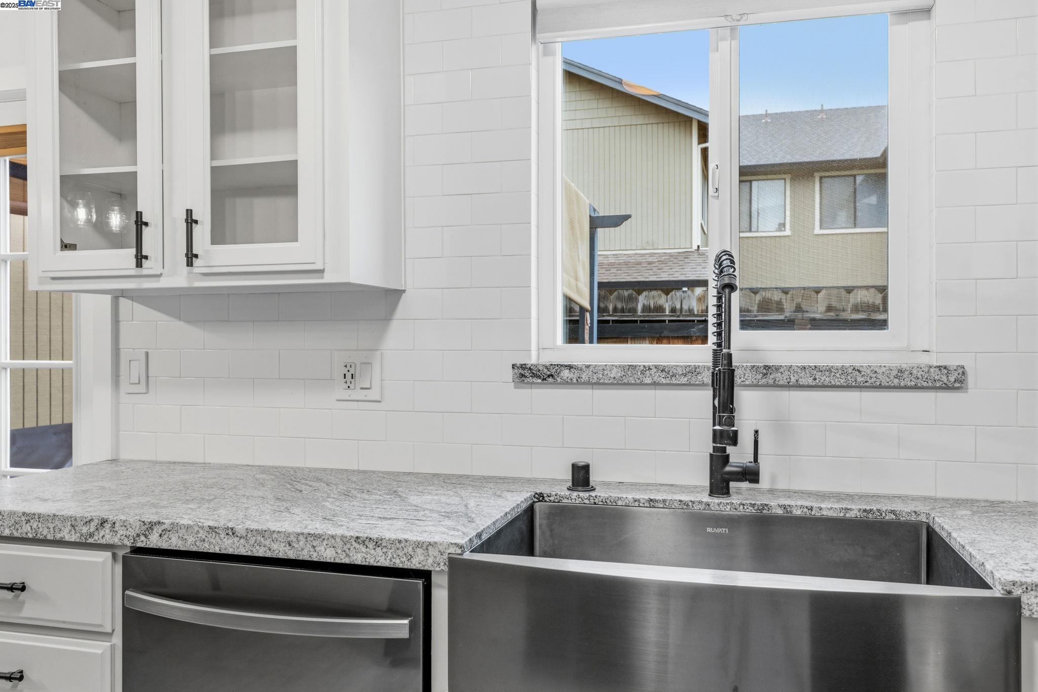 Detail Gallery Image 16 of 31 For 801 Nash Rd #G4,  Hollister,  CA 95023 - 3 Beds | 2/1 Baths