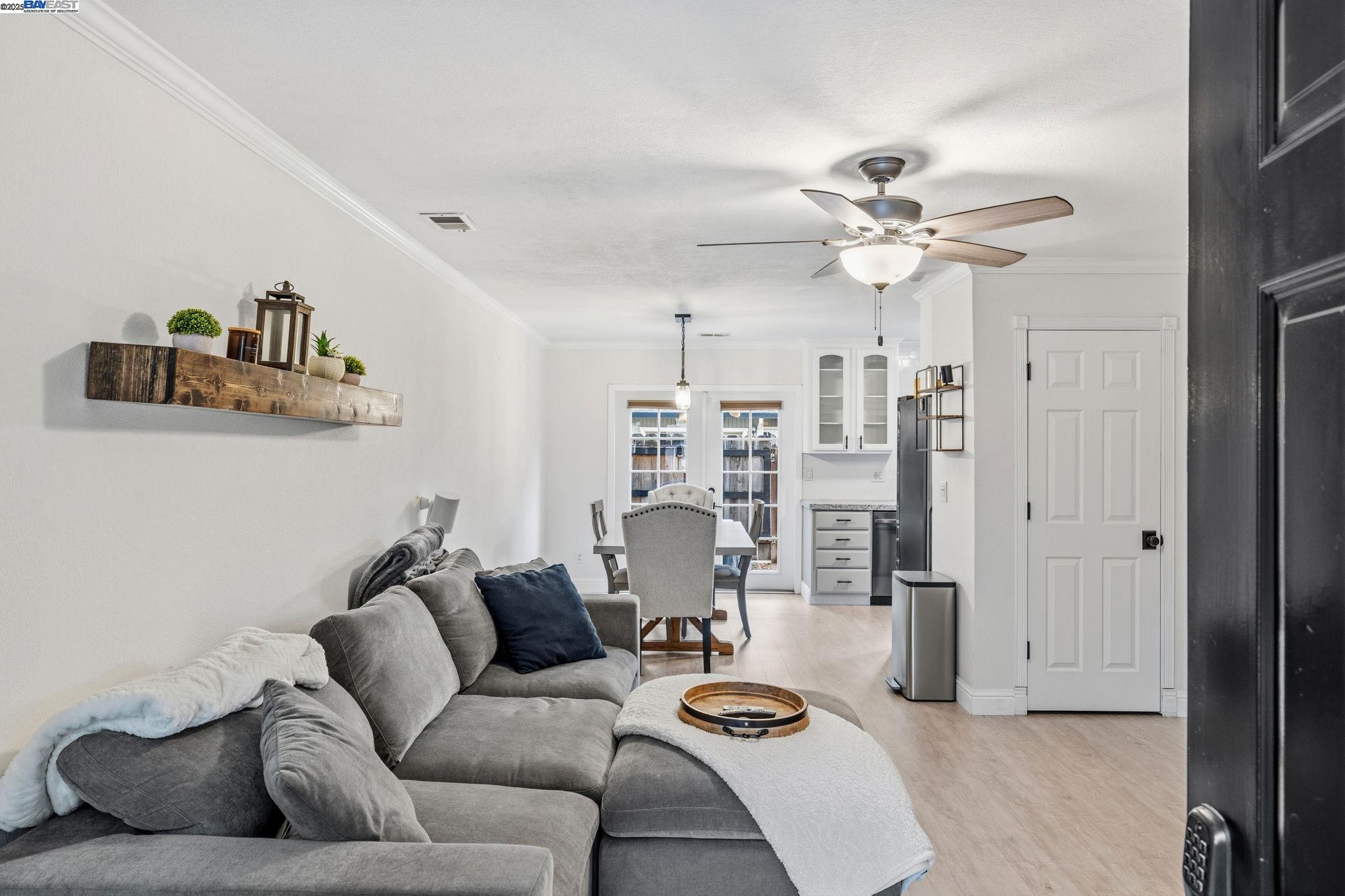 Detail Gallery Image 6 of 31 For 801 Nash Rd #G4,  Hollister,  CA 95023 - 3 Beds | 2/1 Baths