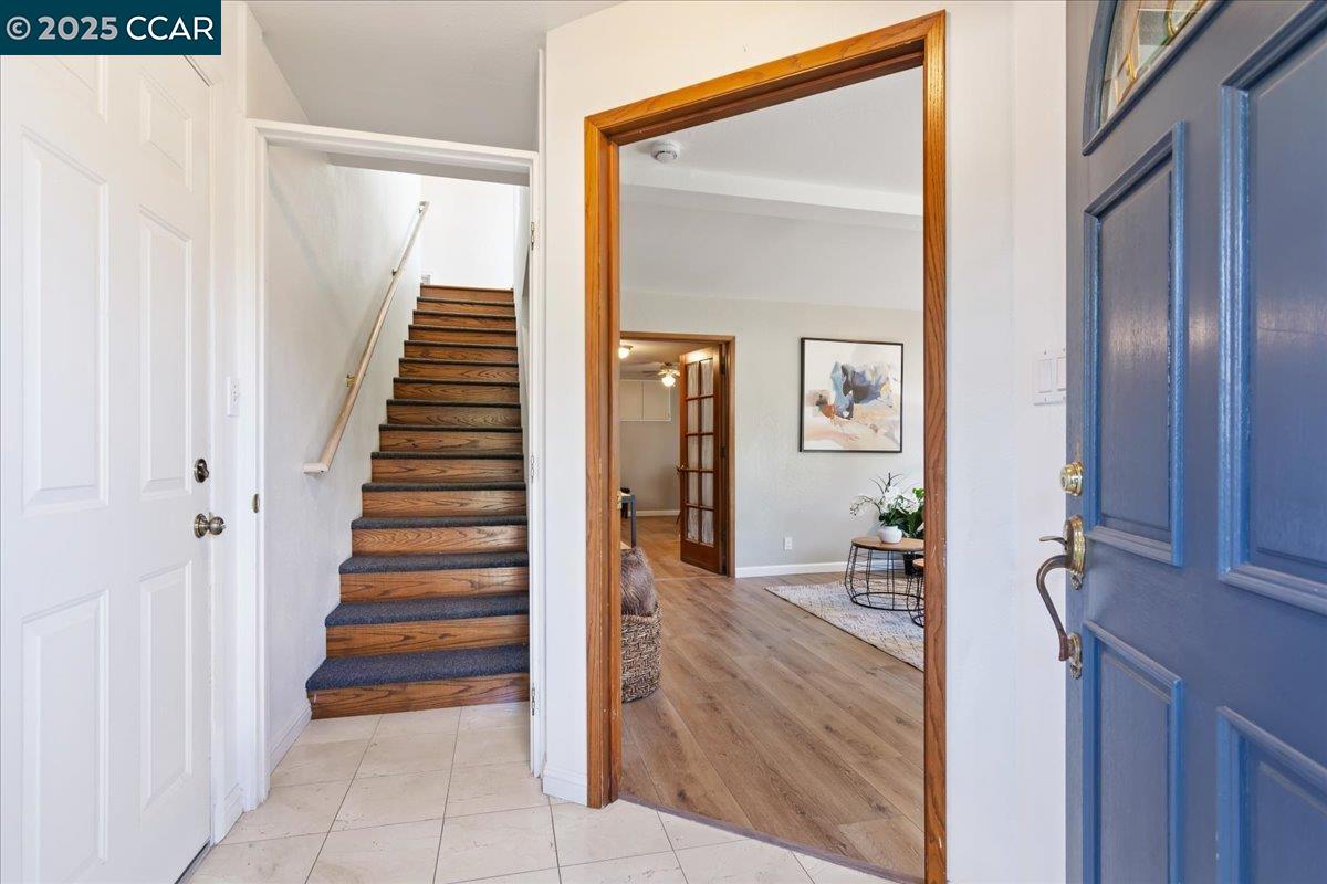 Detail Gallery Image 6 of 51 For 207 Midway Dr, Martinez,  CA 94553 - 4 Beds | 3 Baths