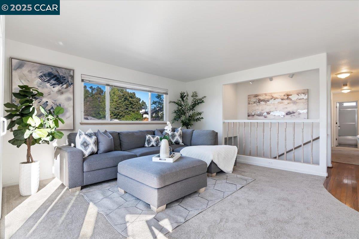 Detail Gallery Image 10 of 51 For 207 Midway Dr, Martinez,  CA 94553 - 4 Beds | 3 Baths