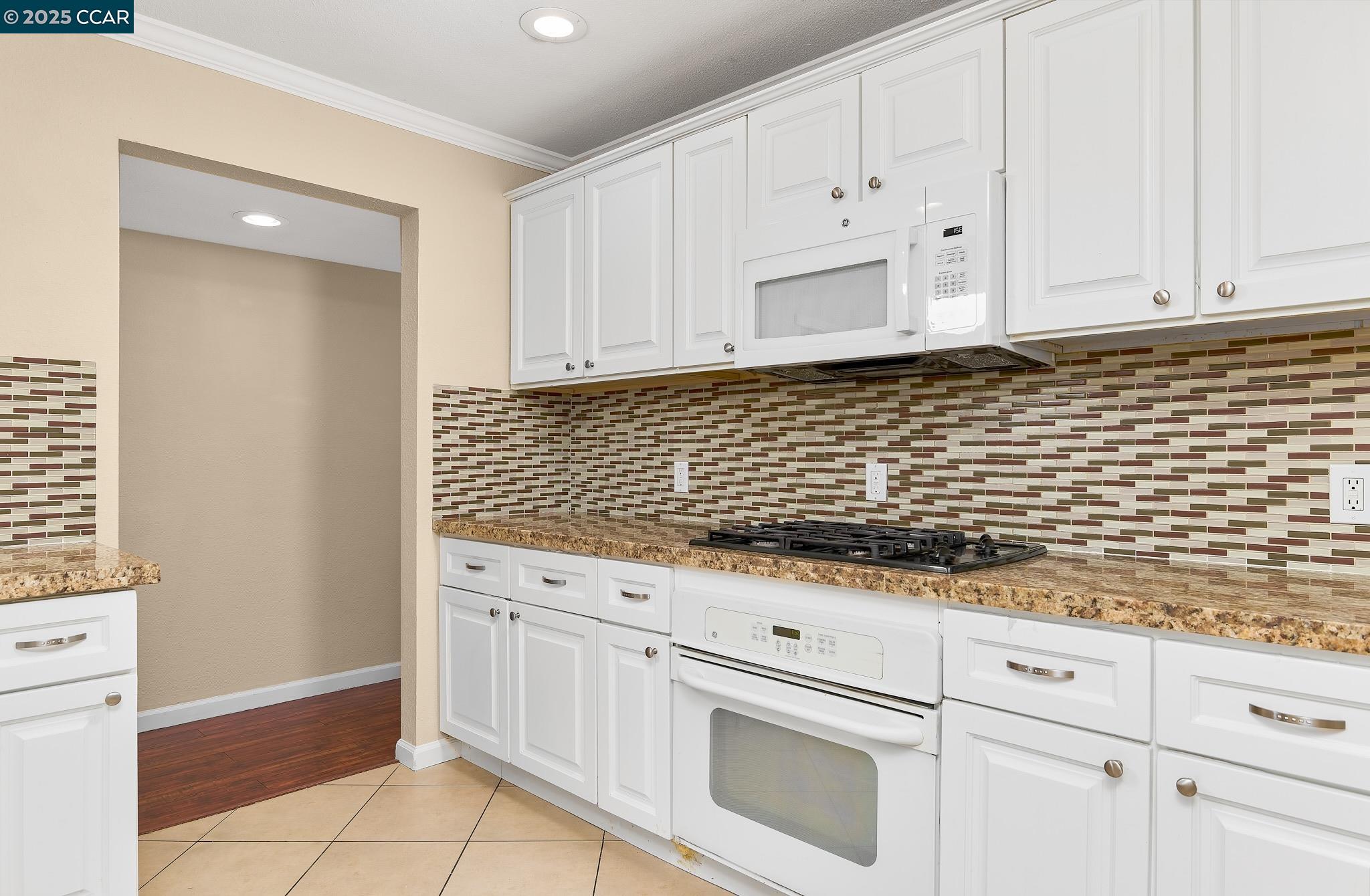 Detail Gallery Image 3 of 19 For 7609 22nd St, Sacramento,  CA 95832 - 4 Beds | 2 Baths